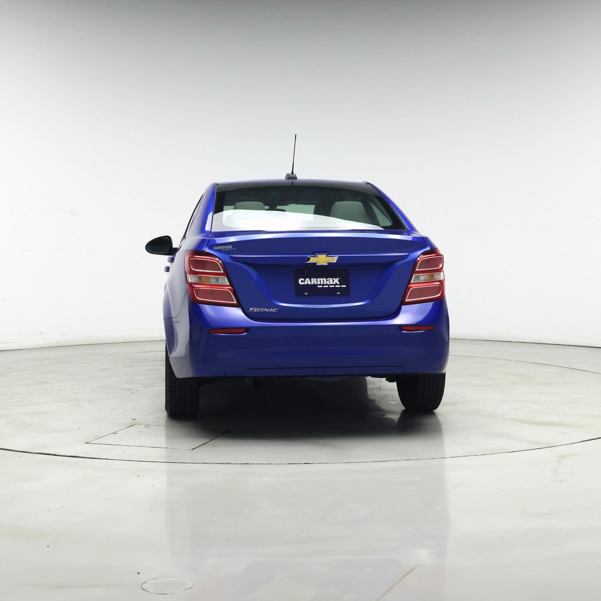 Thumbnail: 2017 Chevrolet Sonic - 6