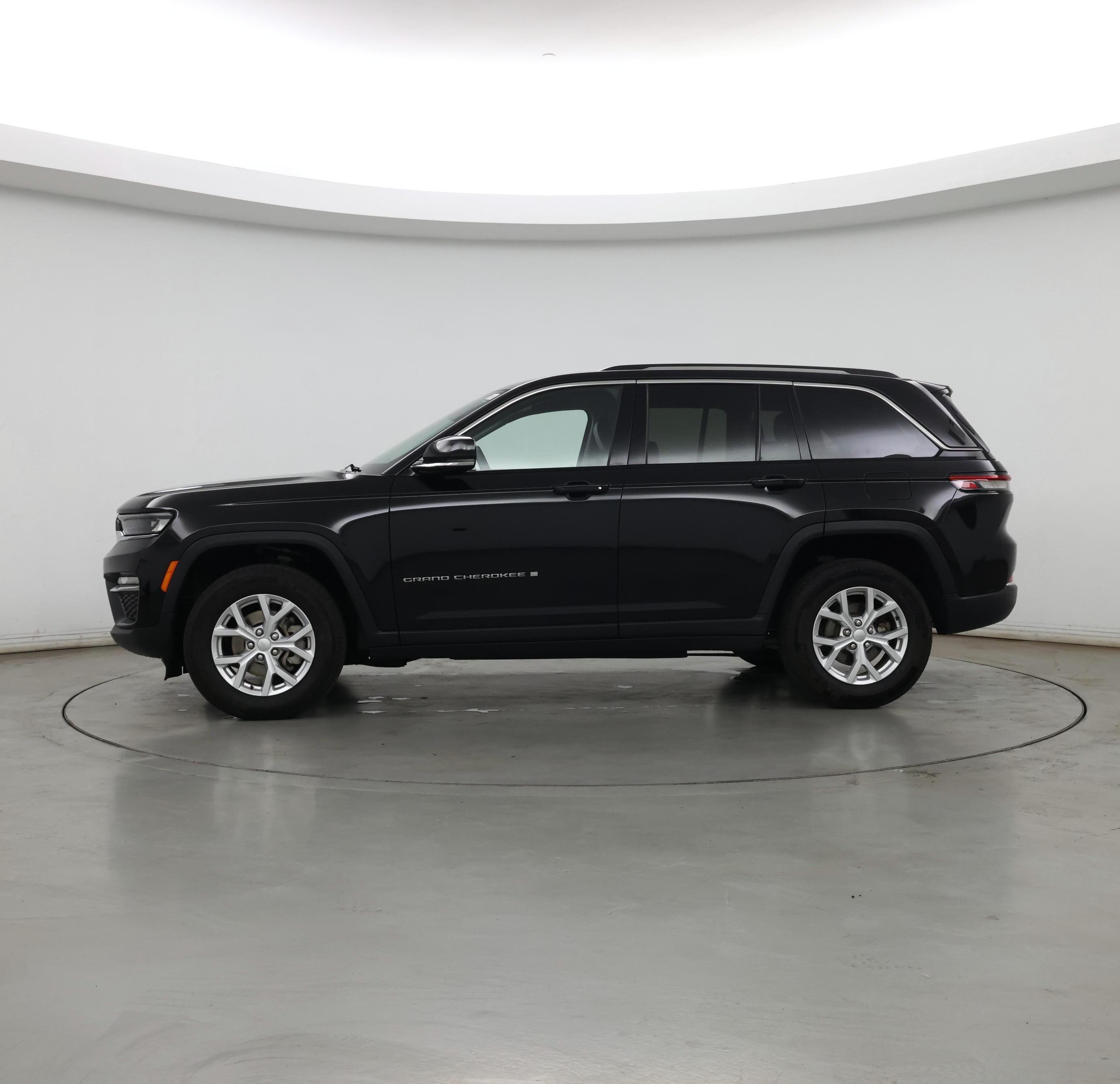 Thumbnail: 2023 Jeep Grand Cherokee - 3