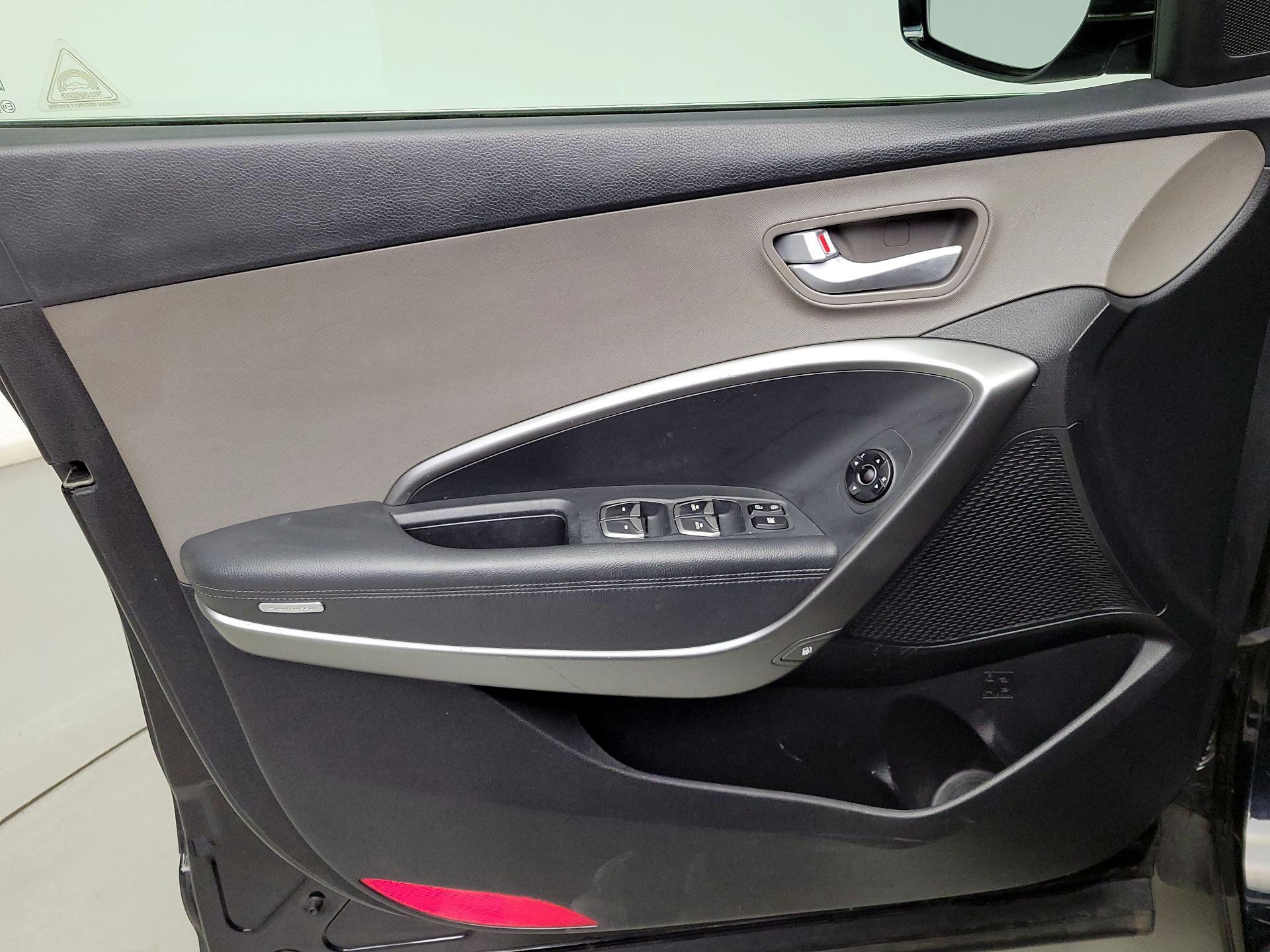 Thumbnail: 2016 Hyundai Santa Fe - 12