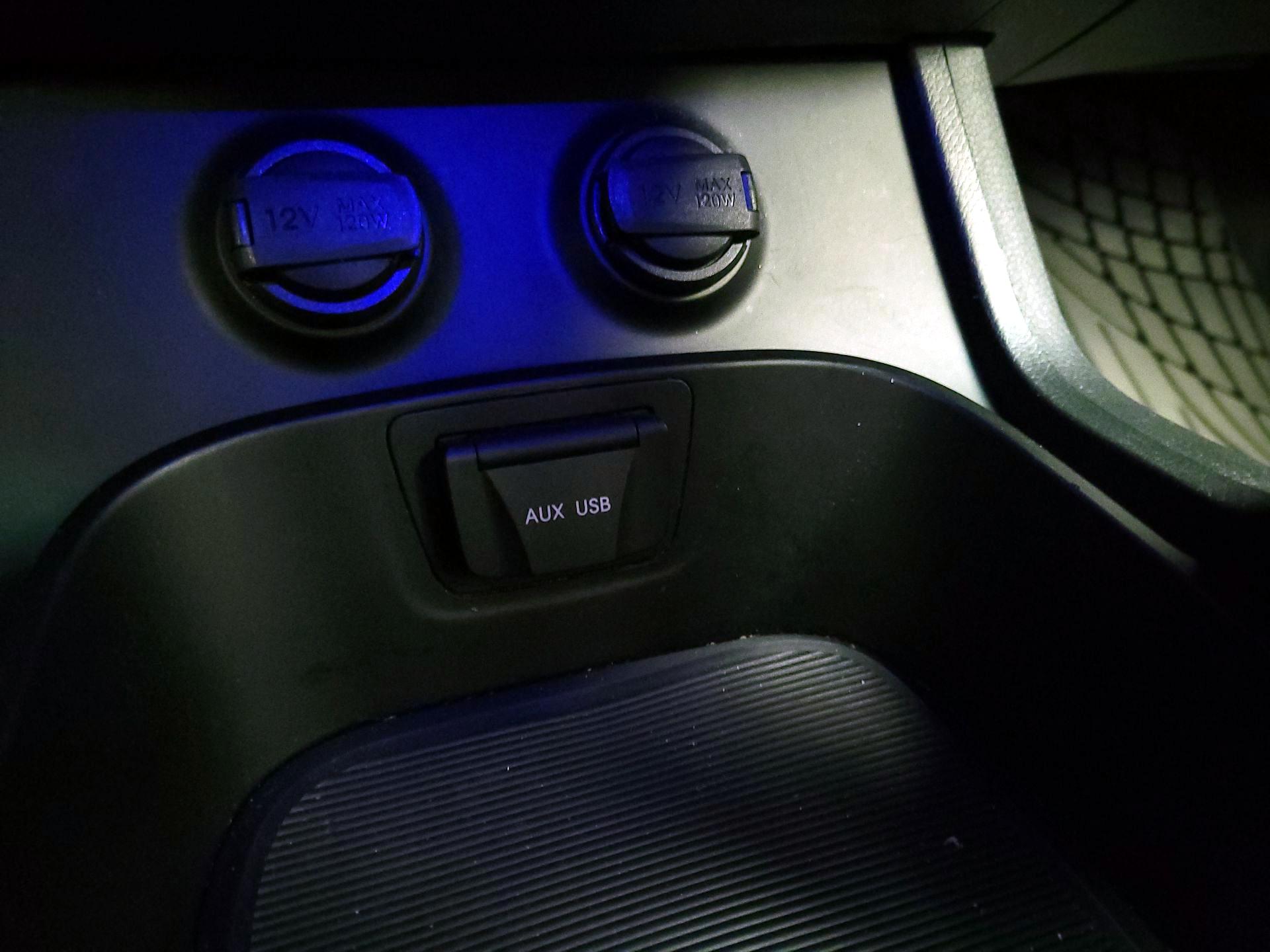 Thumbnail: 2016 Hyundai Santa Fe - 19