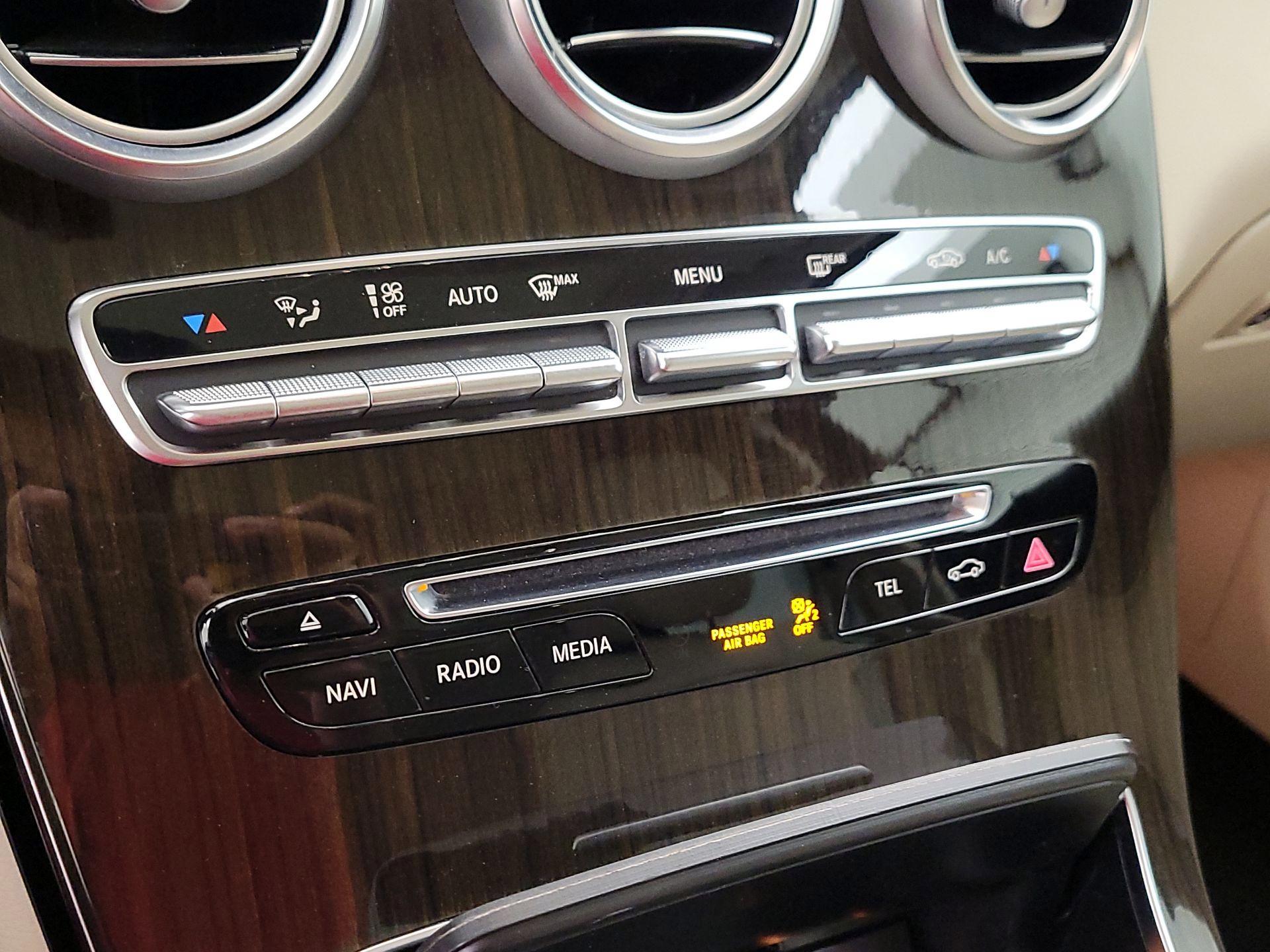 Thumbnail: 2018 Mercedes-Benz GLC - 16