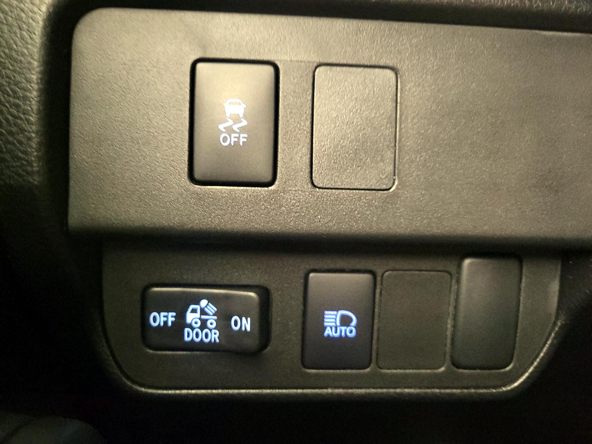 Thumbnail: 2023 Toyota Tacoma - 13