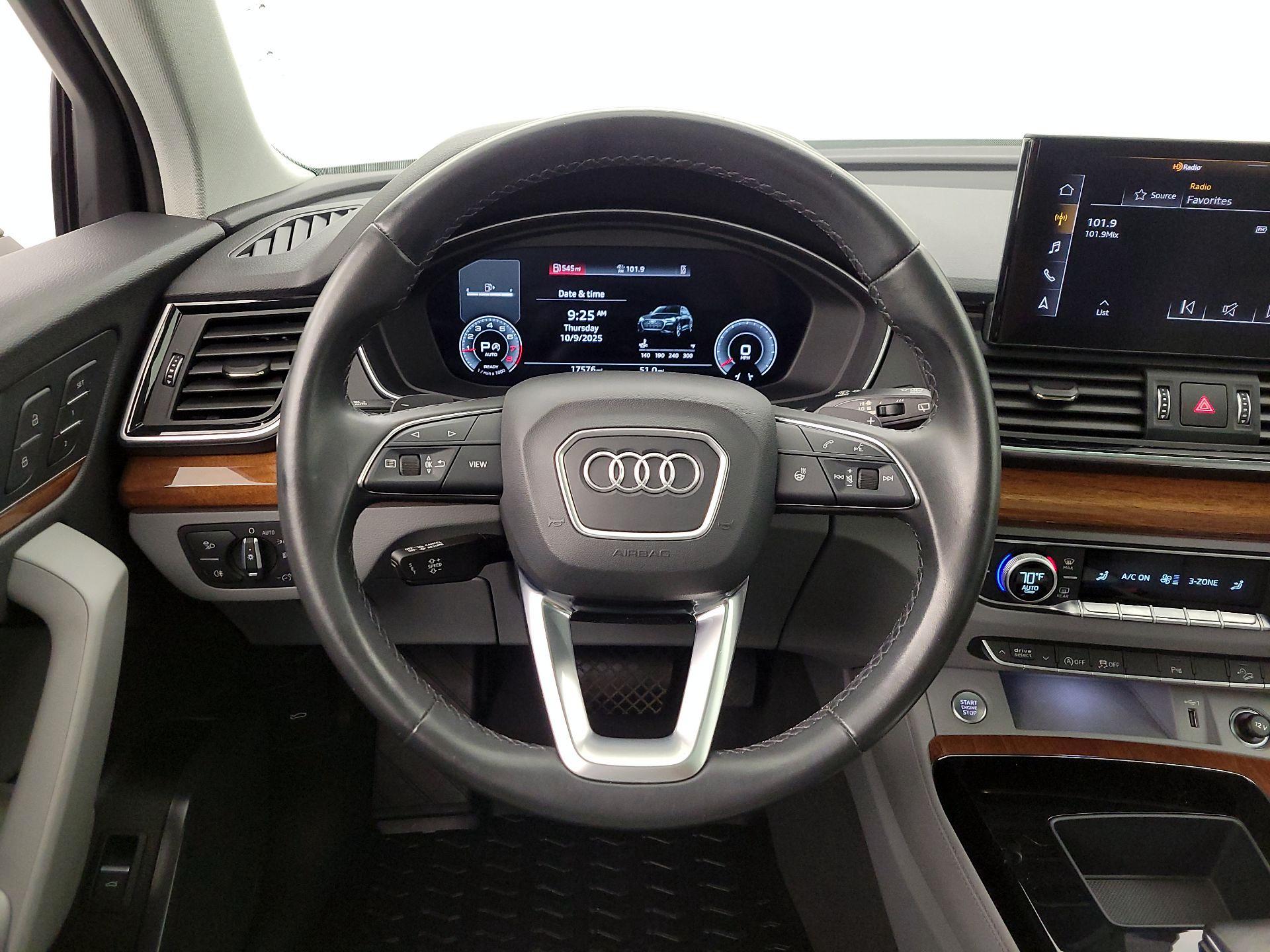 Thumbnail: 2022 Audi Q5 - 10