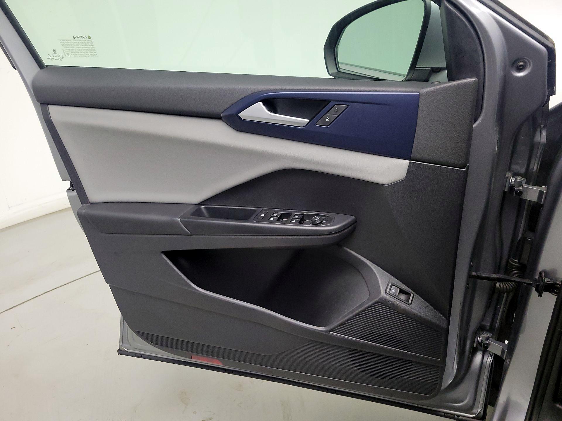 Thumbnail: 2022 Volkswagen Taos - 12