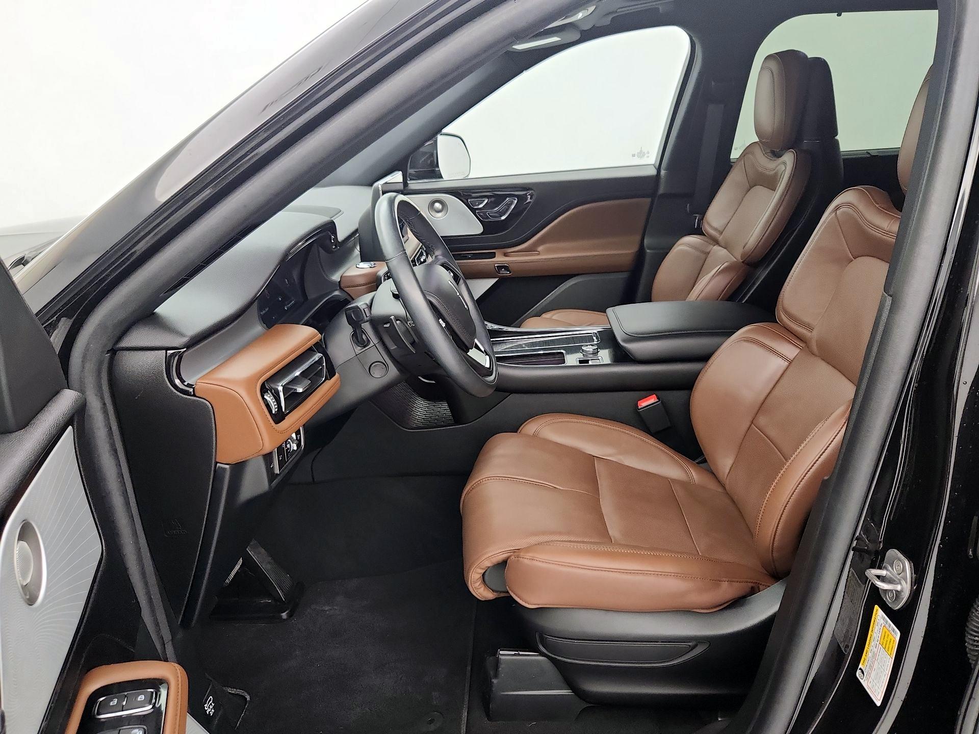 Thumbnail: 2023 Lincoln Aviator - 11