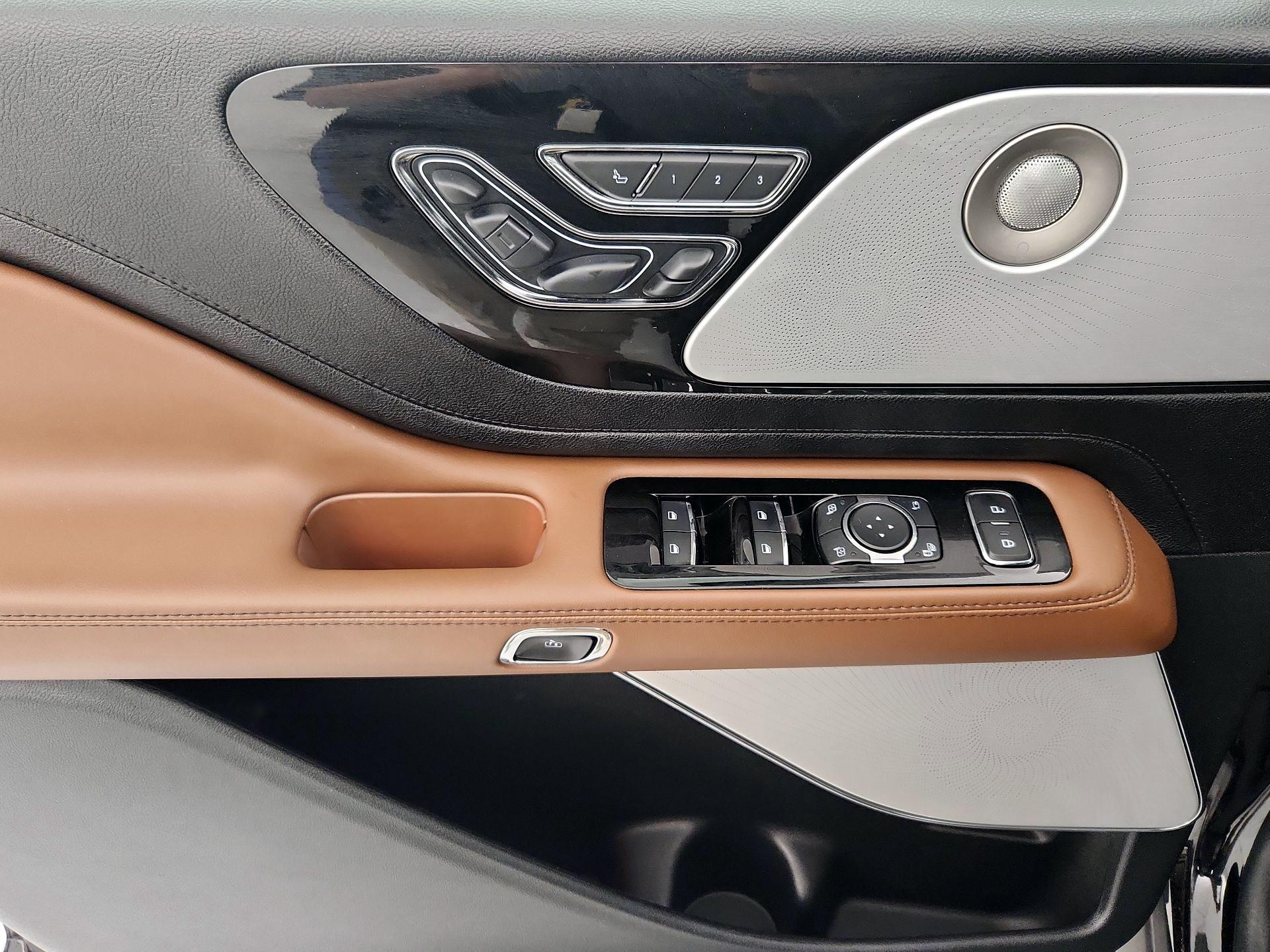 Thumbnail: 2023 Lincoln Aviator - 12