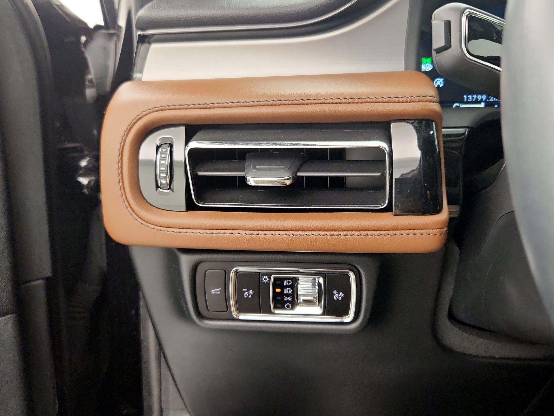 Thumbnail: 2023 Lincoln Aviator - 13