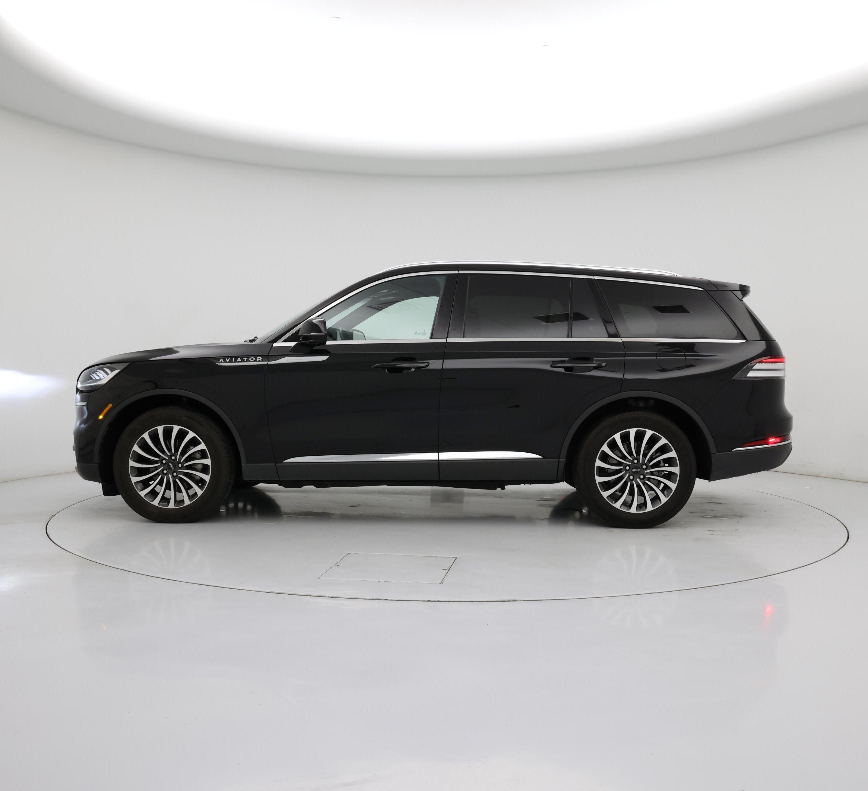 Thumbnail: 2023 Lincoln Aviator - 3