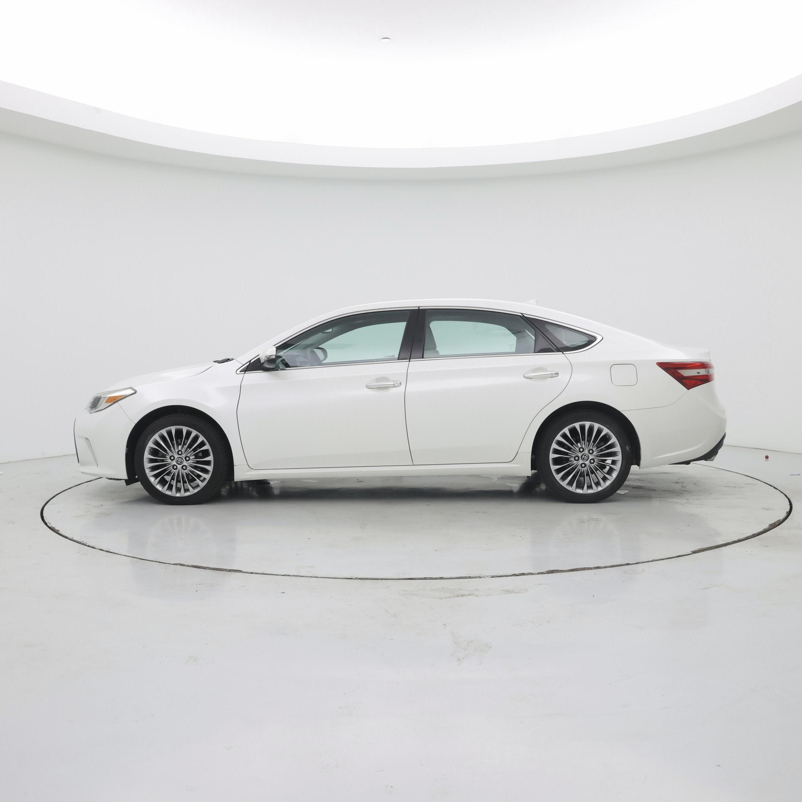 Thumbnail: 2016 Toyota Avalon - 3