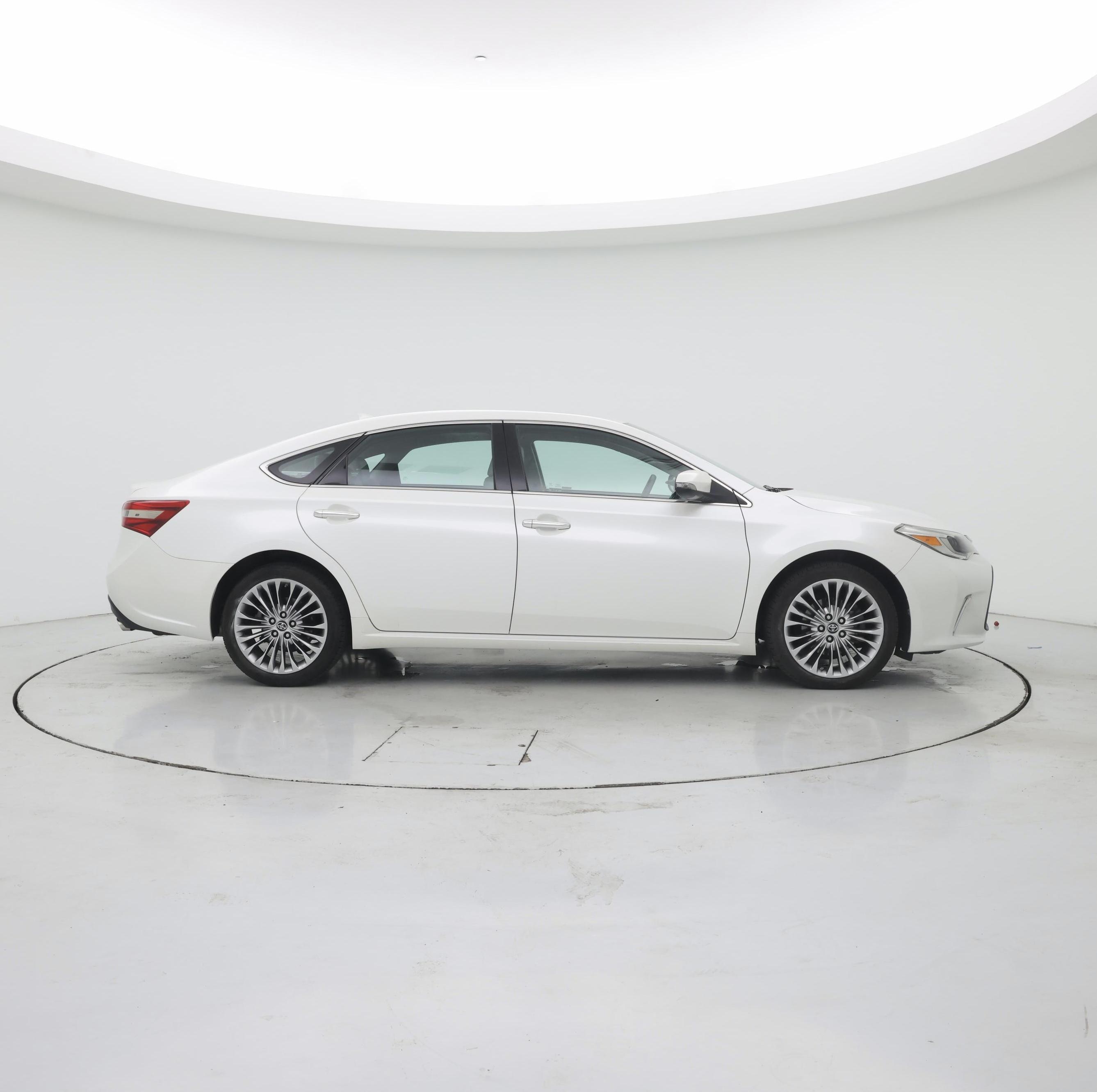 Thumbnail: 2016 Toyota Avalon - 7