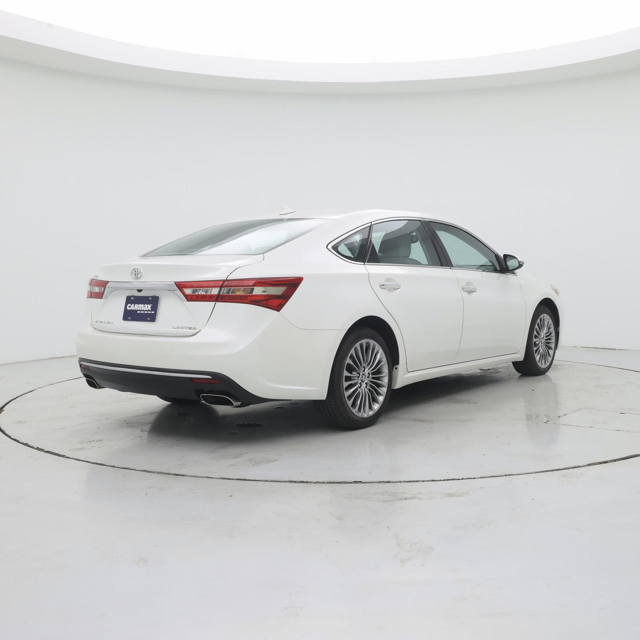 Thumbnail: 2016 Toyota Avalon - 8