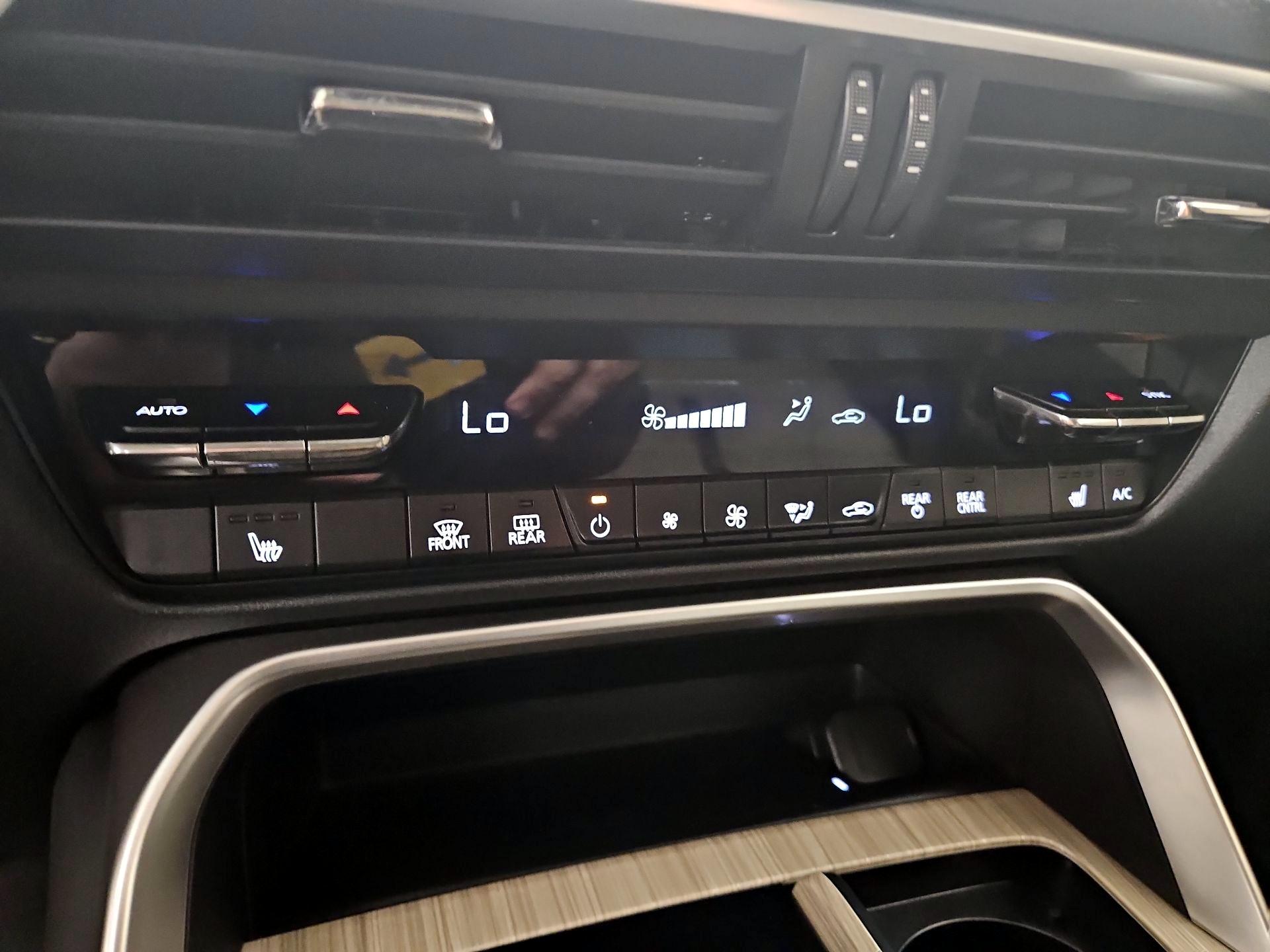 Thumbnail: 2025 Mazda CX-70 - 16