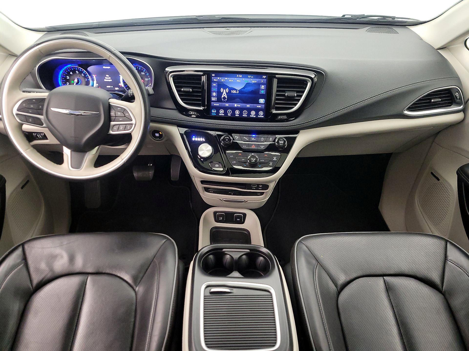 Thumbnail: 2020 Chrysler Pacifica - 9