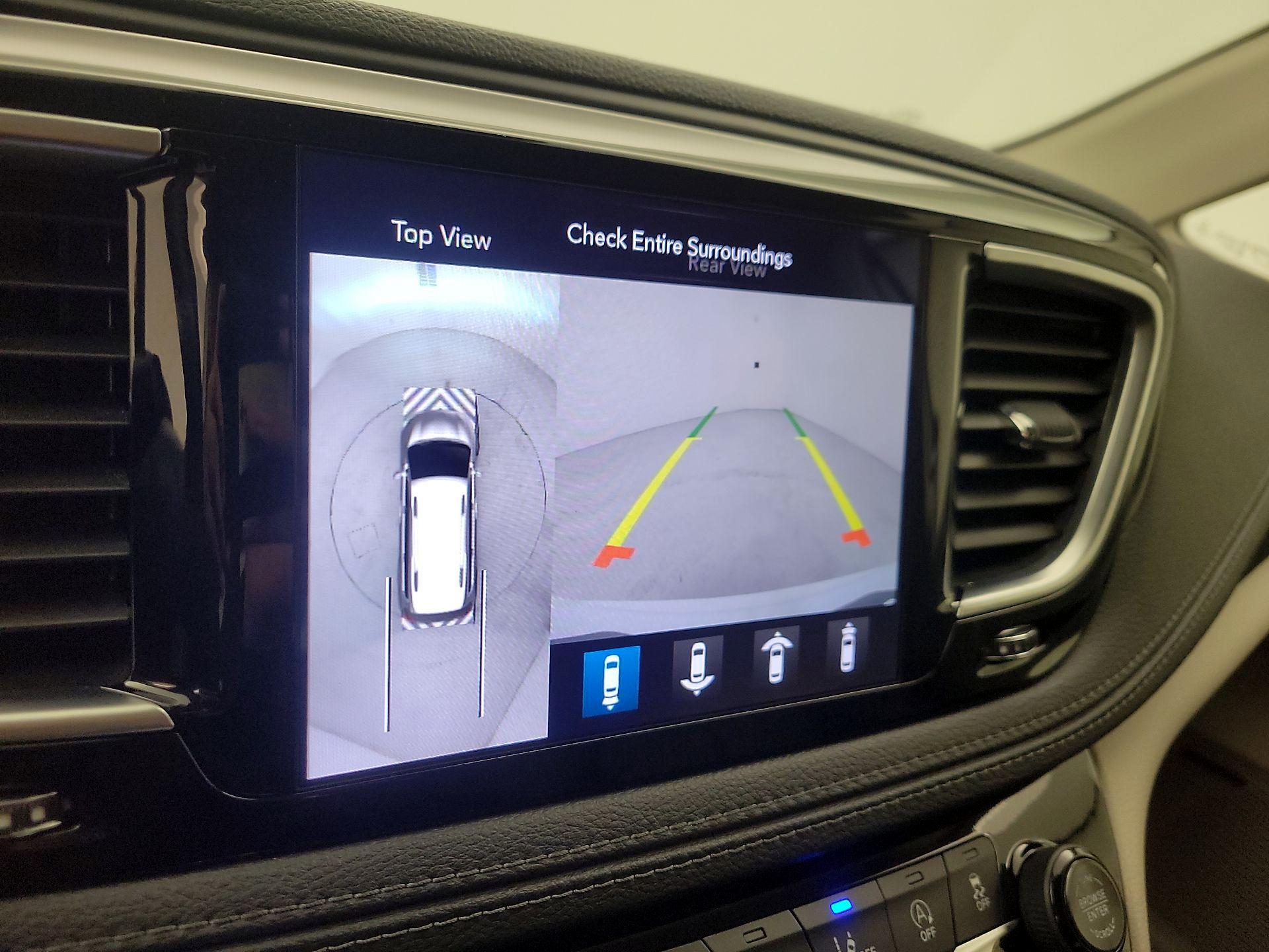 Thumbnail: 2020 Chrysler Pacifica - 15