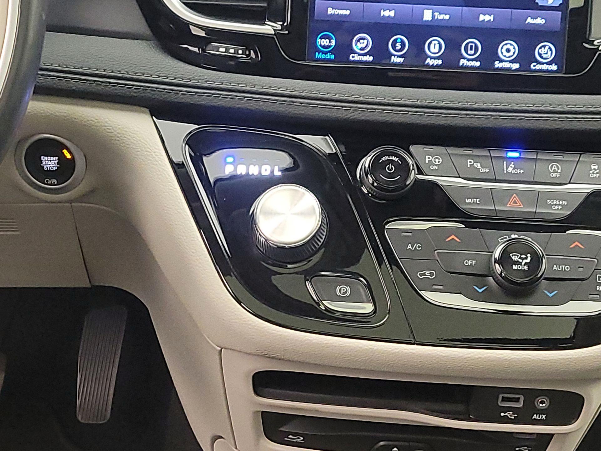 Thumbnail: 2020 Chrysler Pacifica - 18