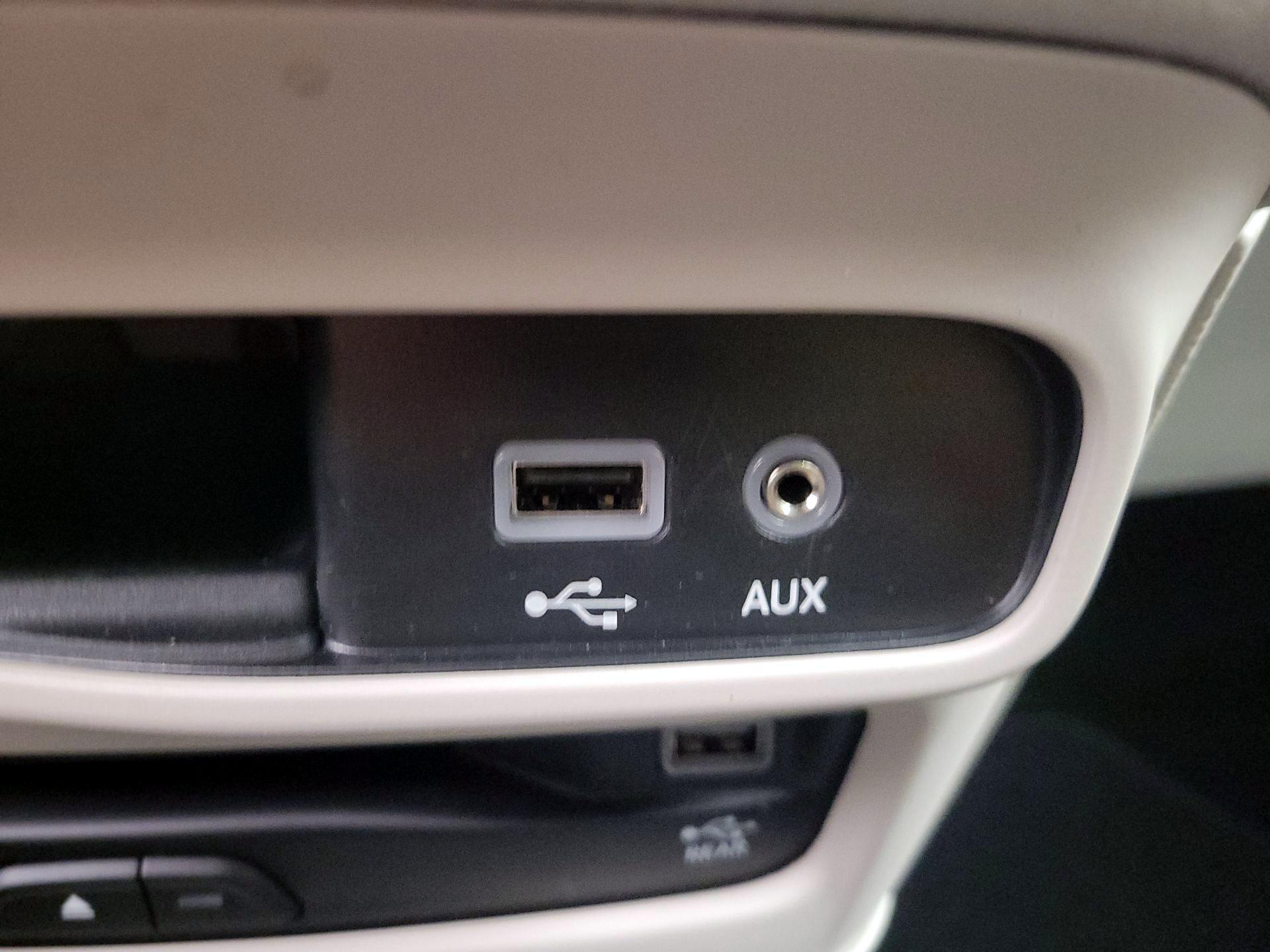 Thumbnail: 2020 Chrysler Pacifica - 19