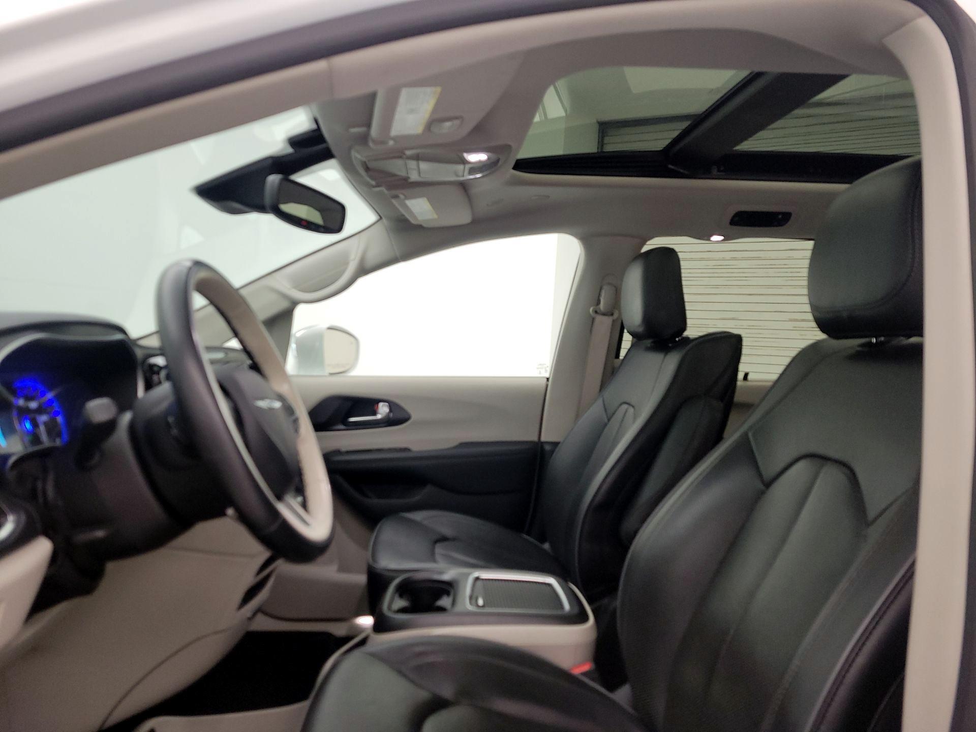 Thumbnail: 2020 Chrysler Pacifica - 20