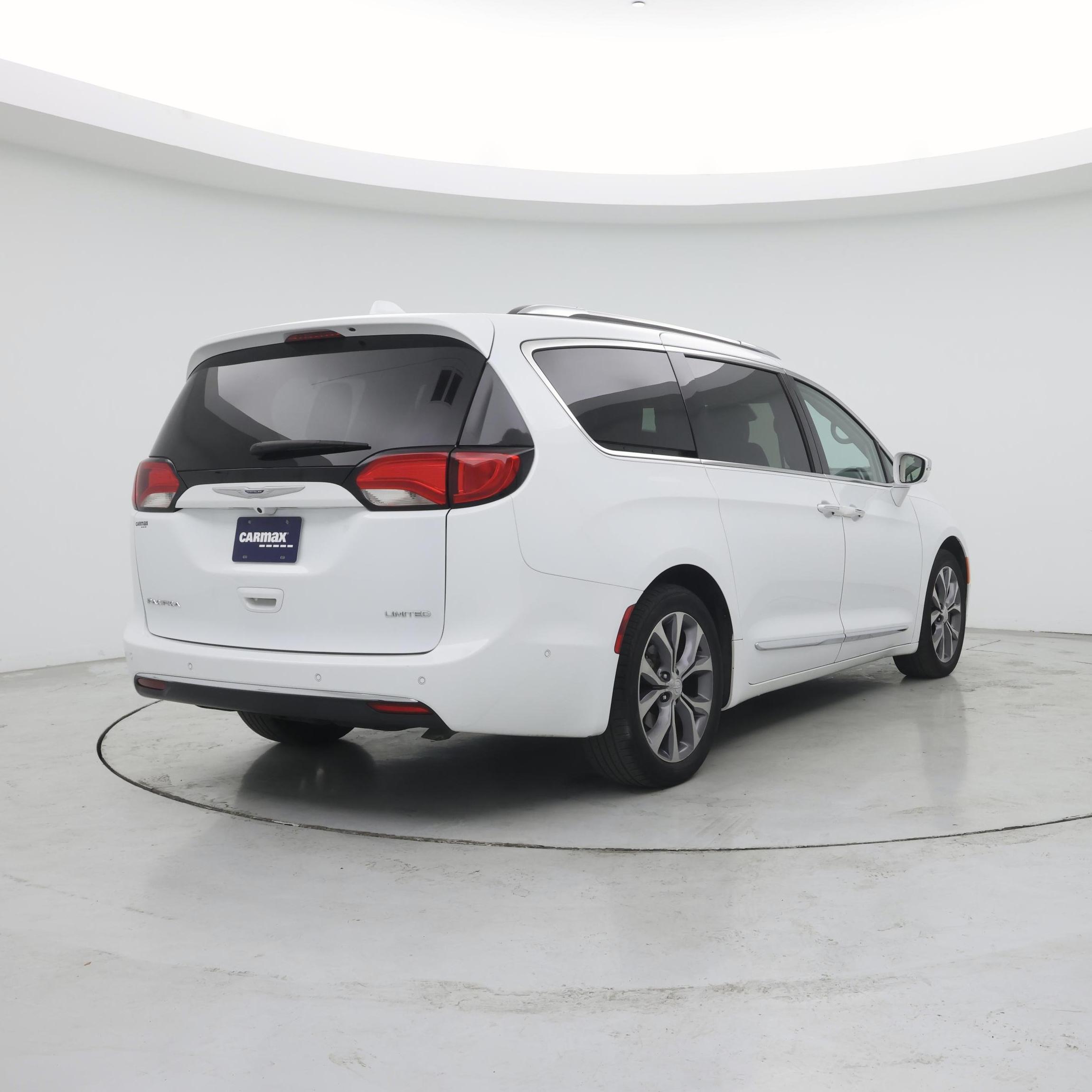 Thumbnail: 2020 Chrysler Pacifica - 8