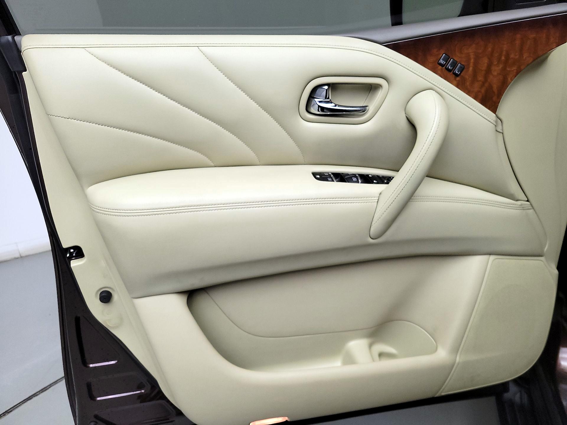 Thumbnail: 2017 INFINITI QX80 - 12