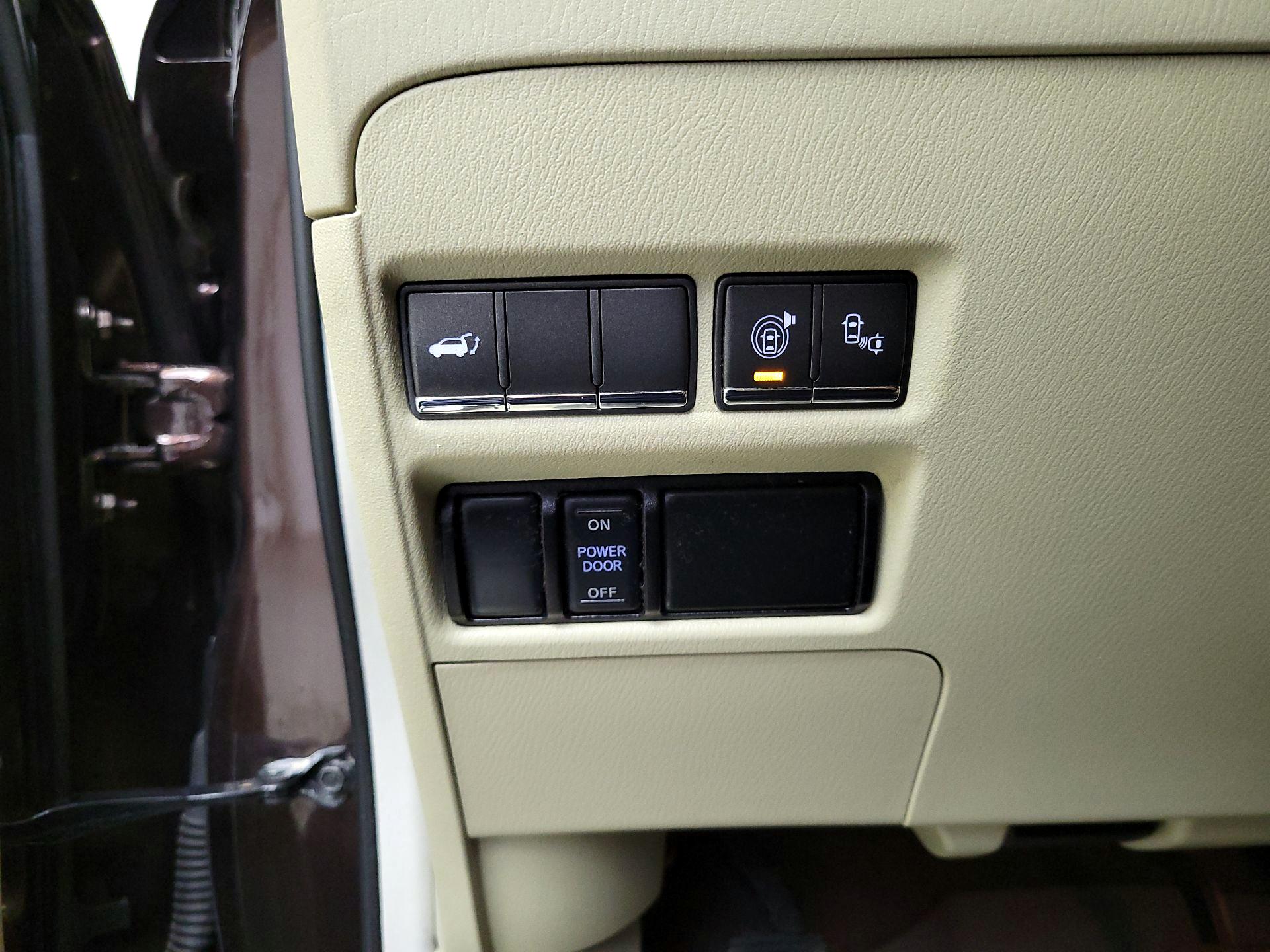 Thumbnail: 2017 INFINITI QX80 - 13