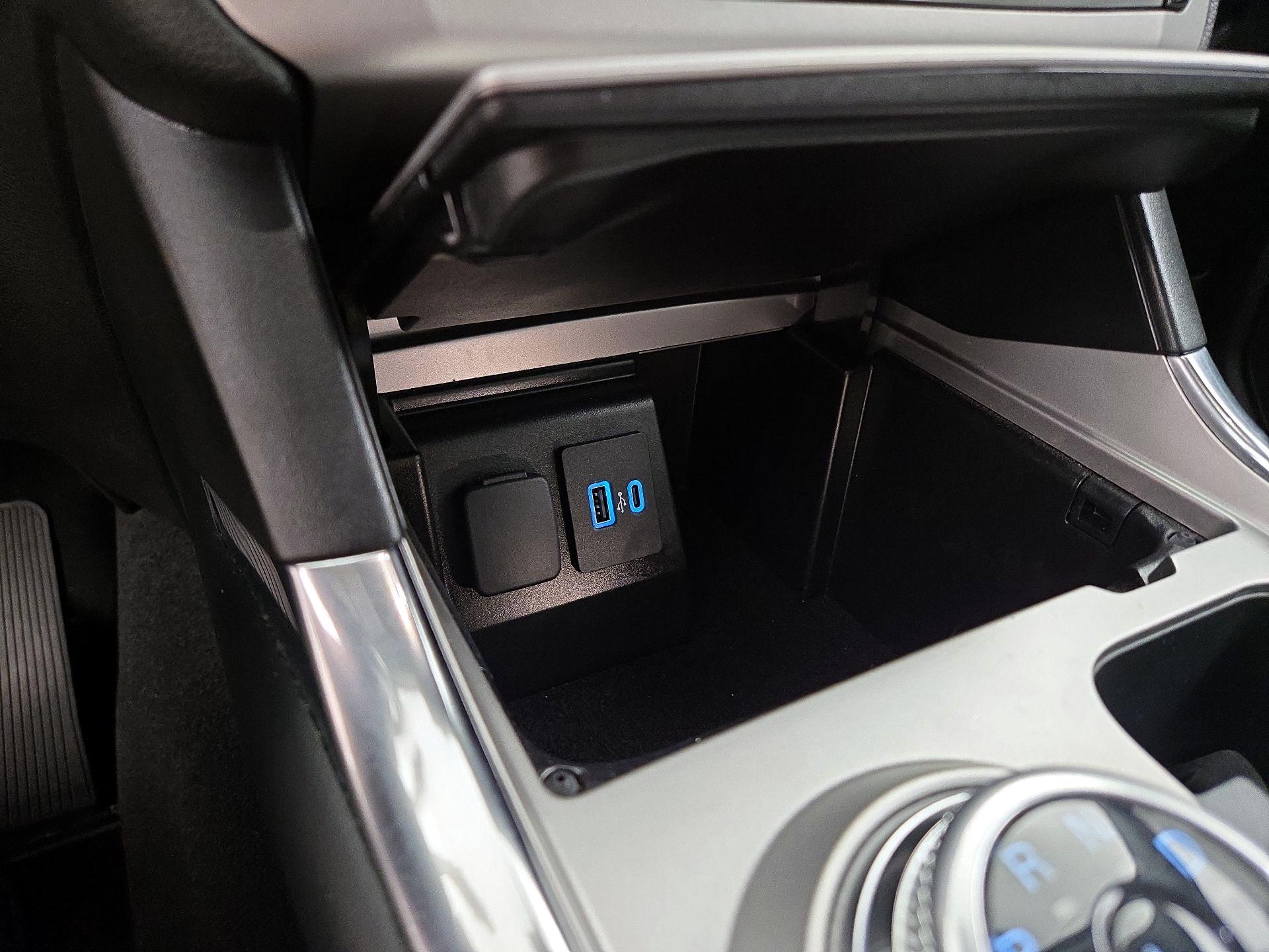 Thumbnail: 2022 Ford Explorer - 18