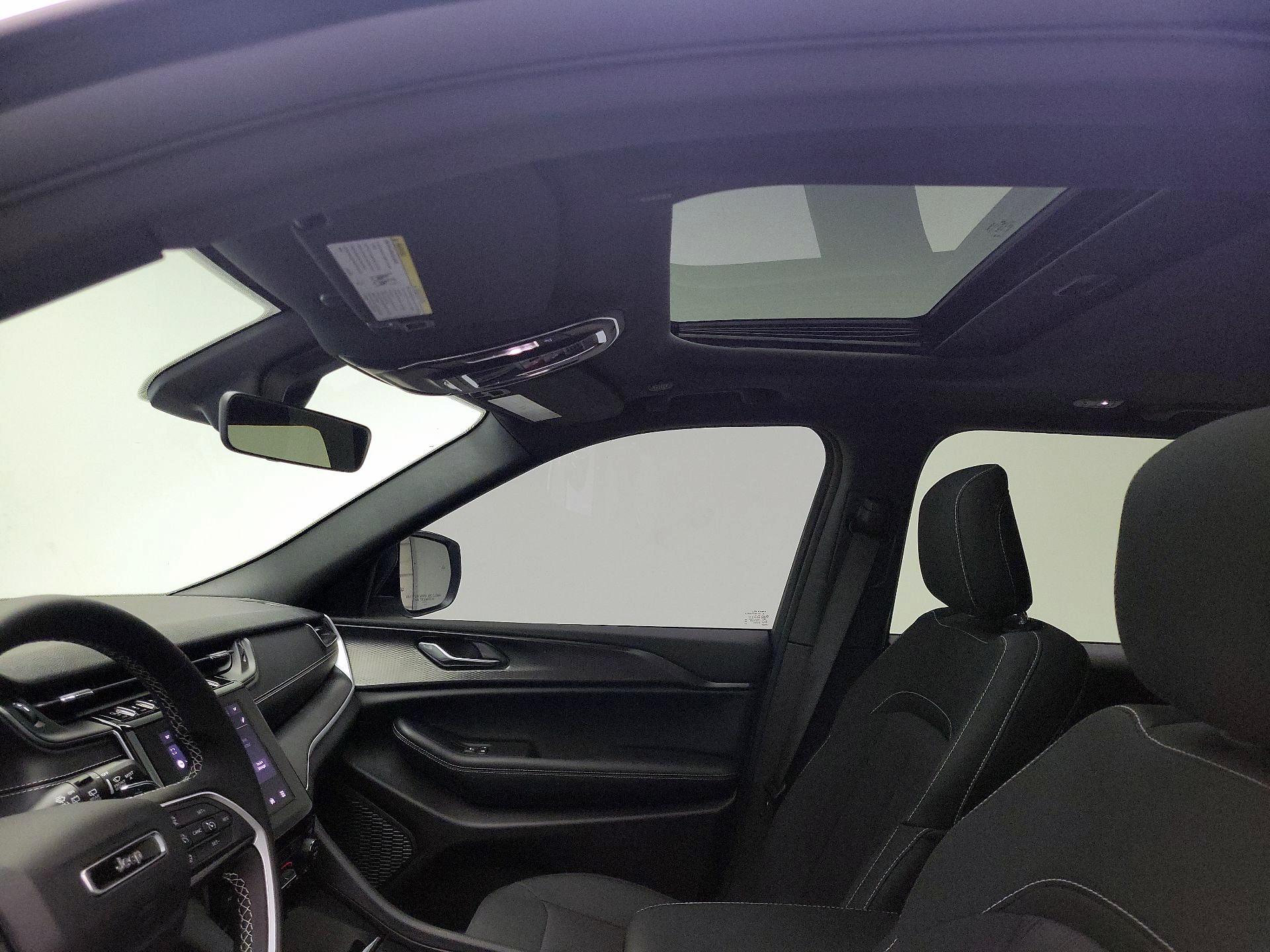 Thumbnail: 2025 Jeep Grand Cherokee - 19