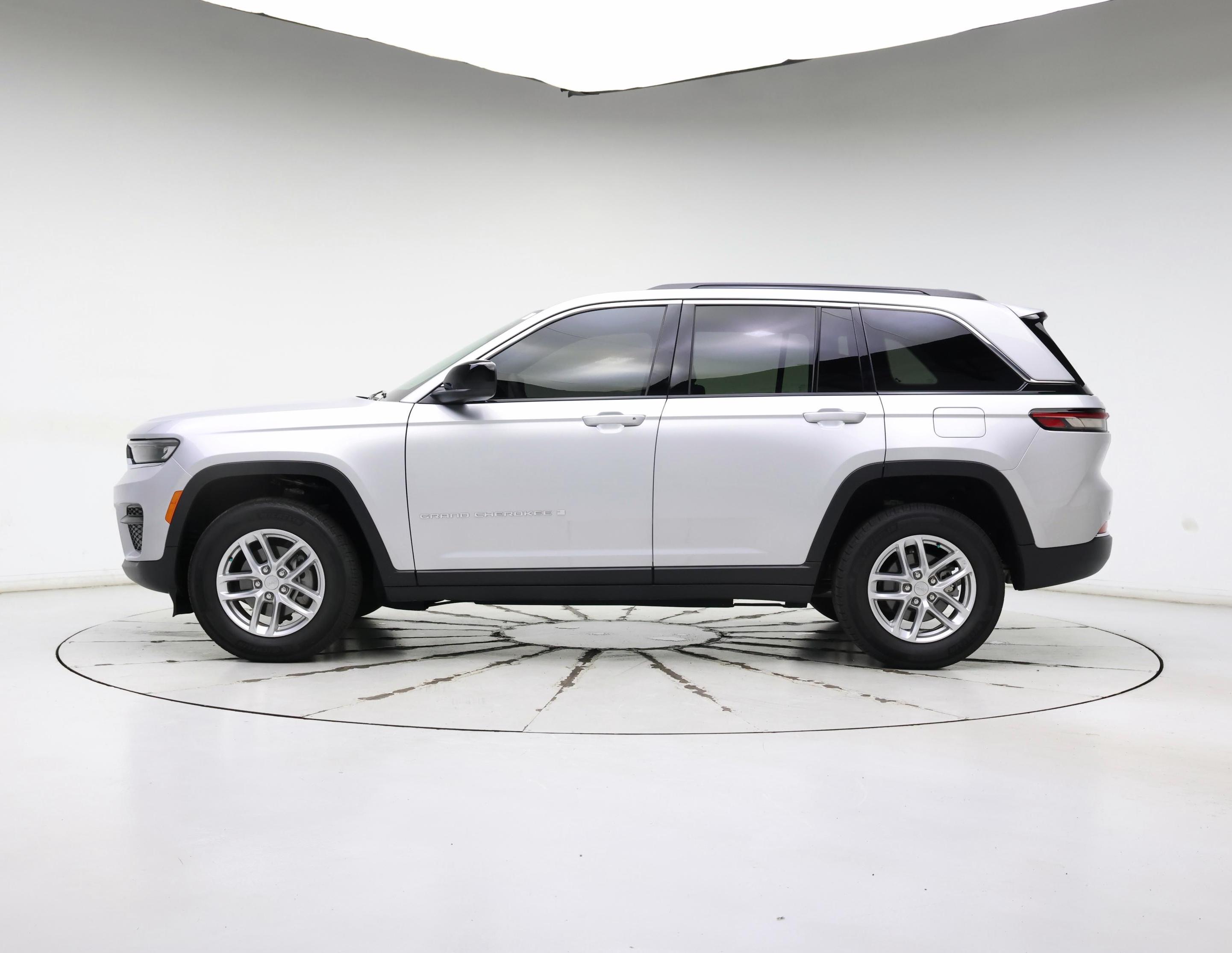 Thumbnail: 2025 Jeep Grand Cherokee - 3