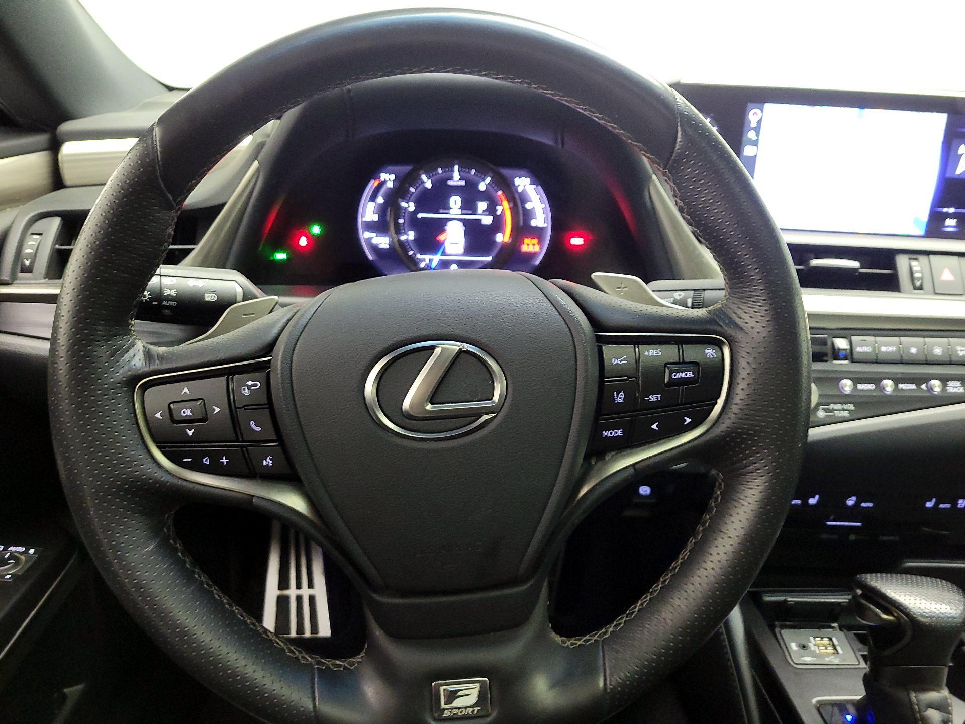 Thumbnail: 2021 Lexus ES - 10