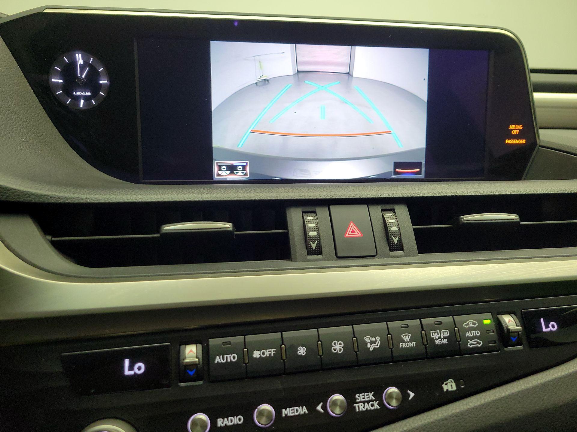 Thumbnail: 2021 Lexus ES - 15