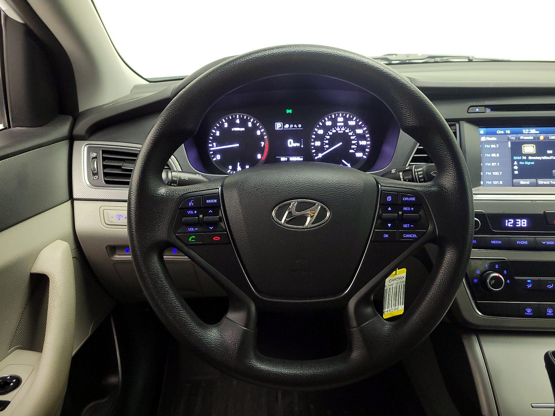 Thumbnail: 2016 Hyundai Sonata - 10