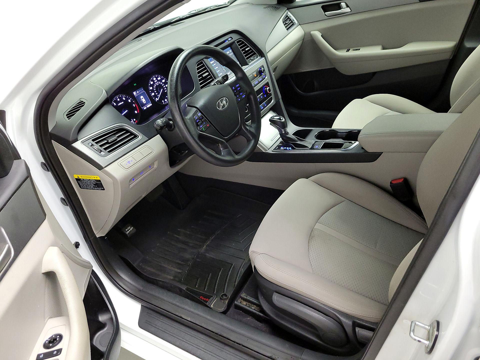 Thumbnail: 2016 Hyundai Sonata - 11