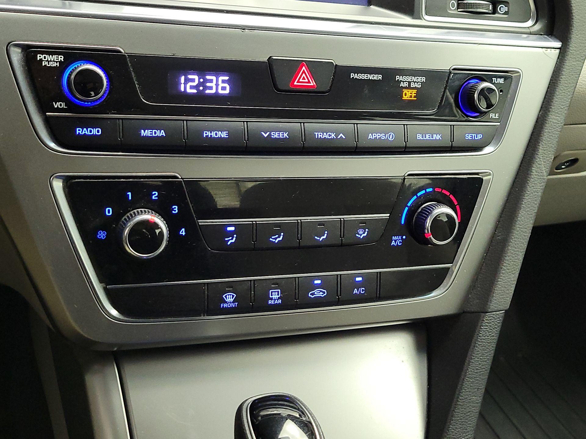 Thumbnail: 2016 Hyundai Sonata - 16