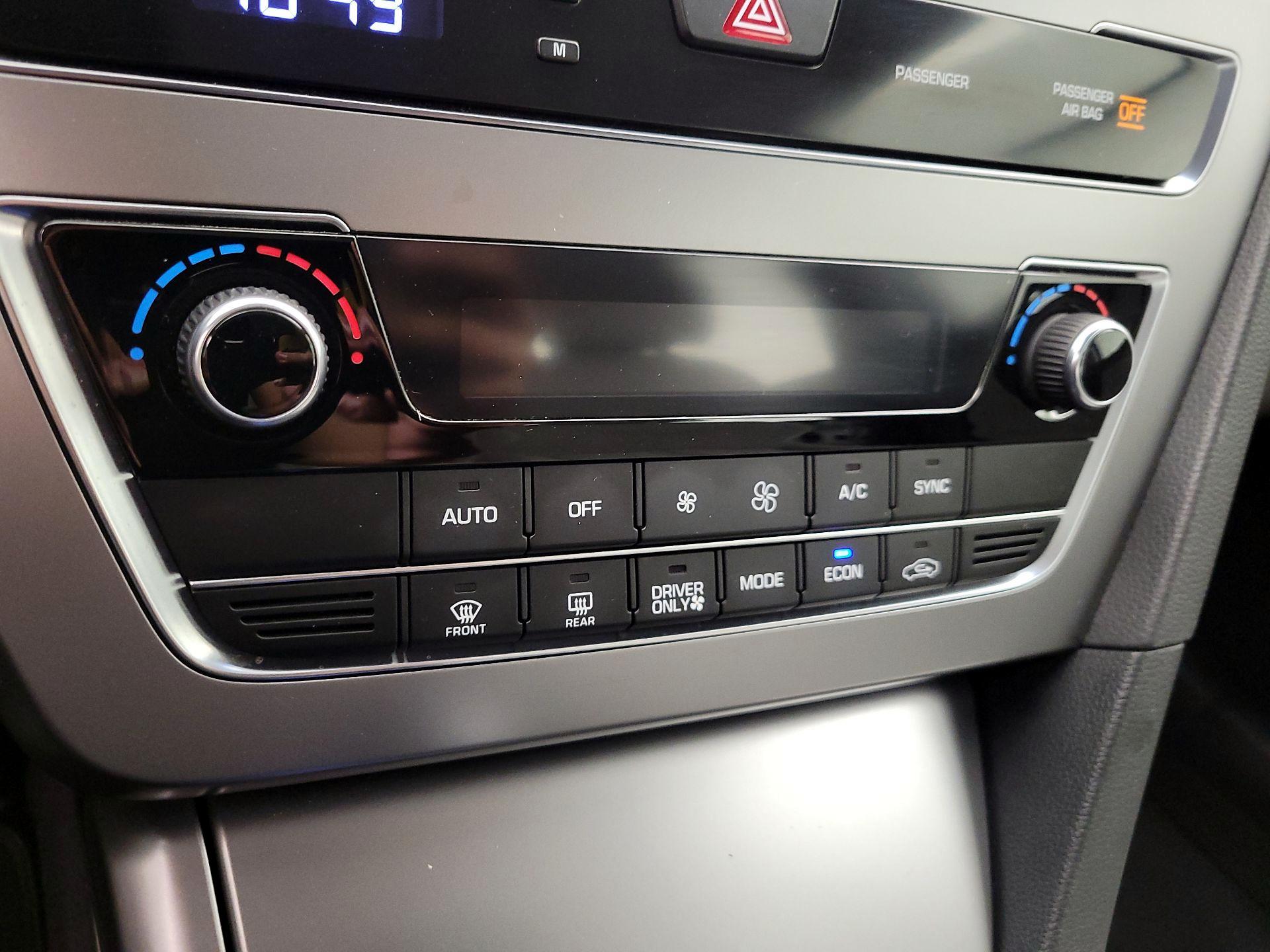 Thumbnail: 2016 Hyundai Sonata - 16