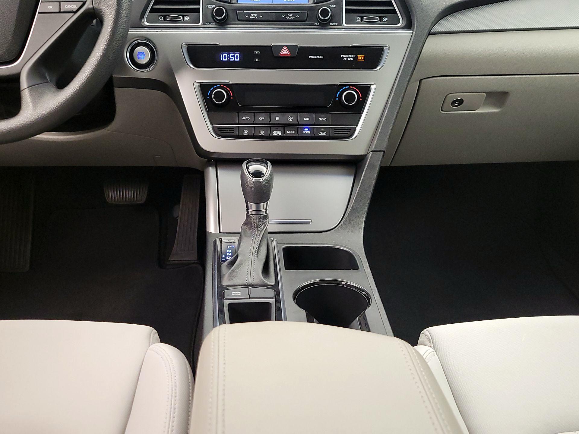 Thumbnail: 2016 Hyundai Sonata - 17
