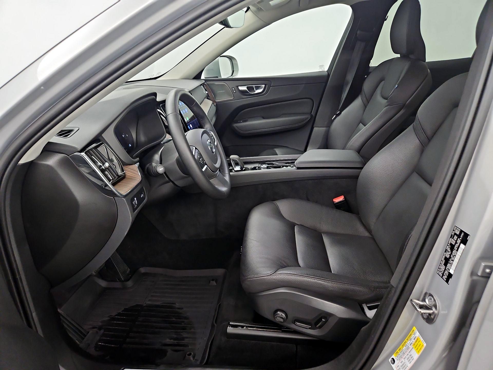 Thumbnail: 2022 Volvo XC60 - 11