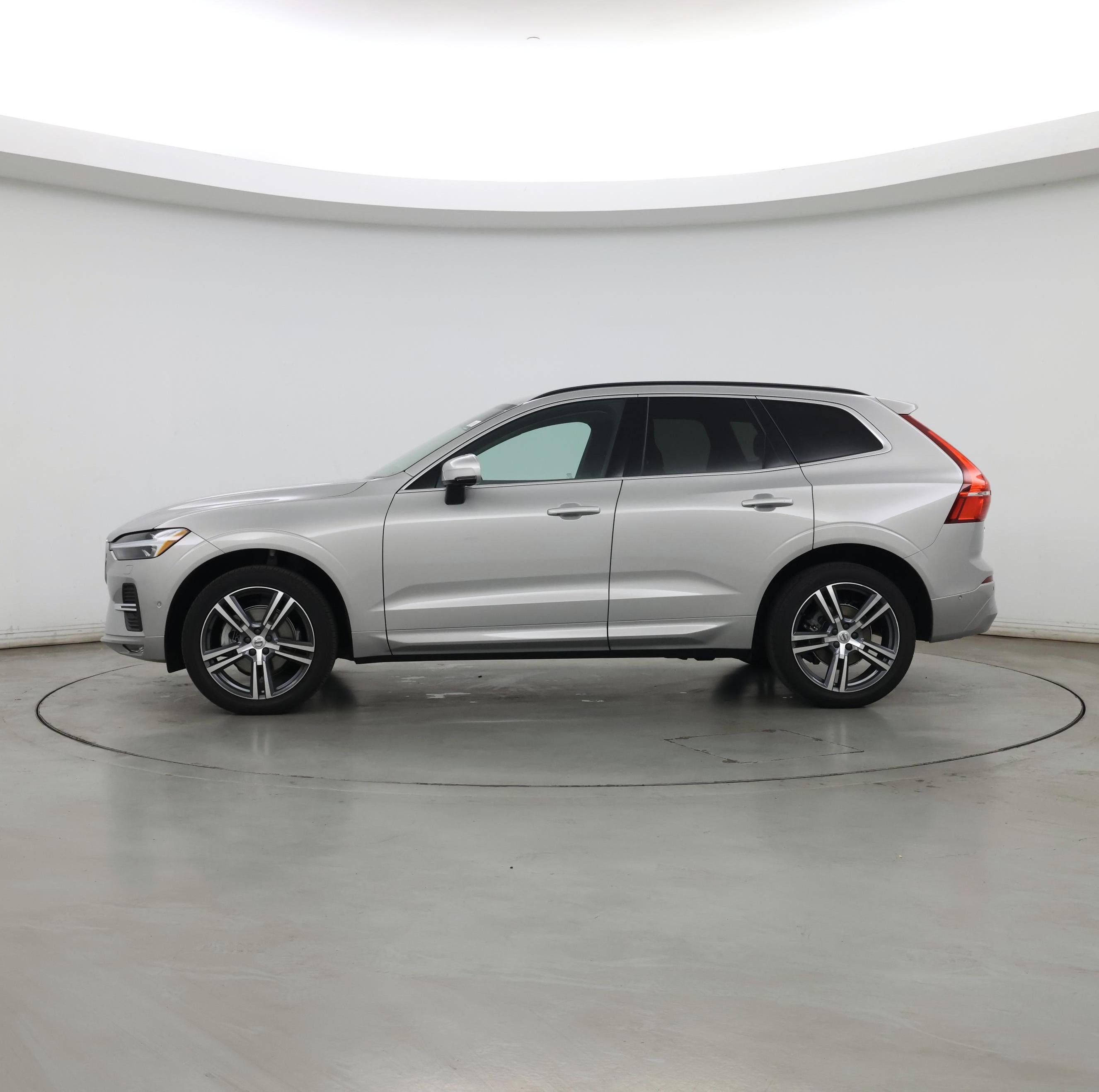 Thumbnail: 2022 Volvo XC60 - 3