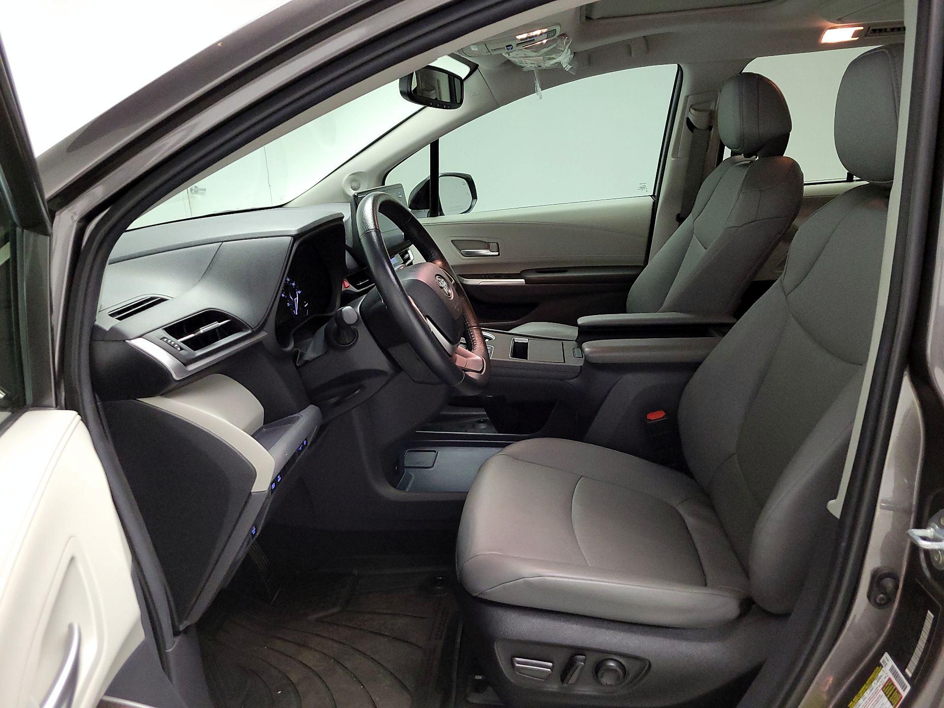 Thumbnail: 2024 Toyota Sienna - 11