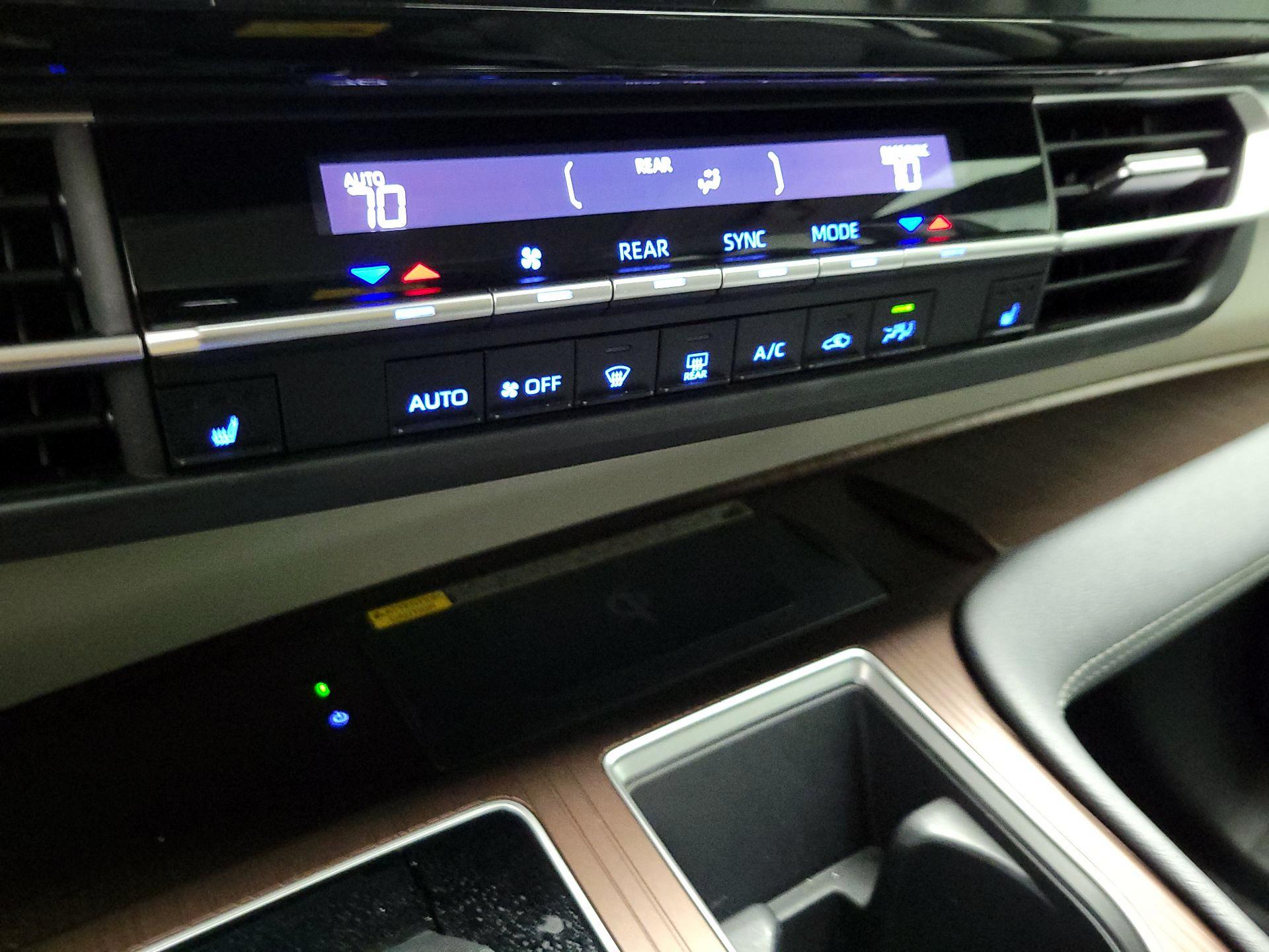 Thumbnail: 2024 Toyota Sienna - 17