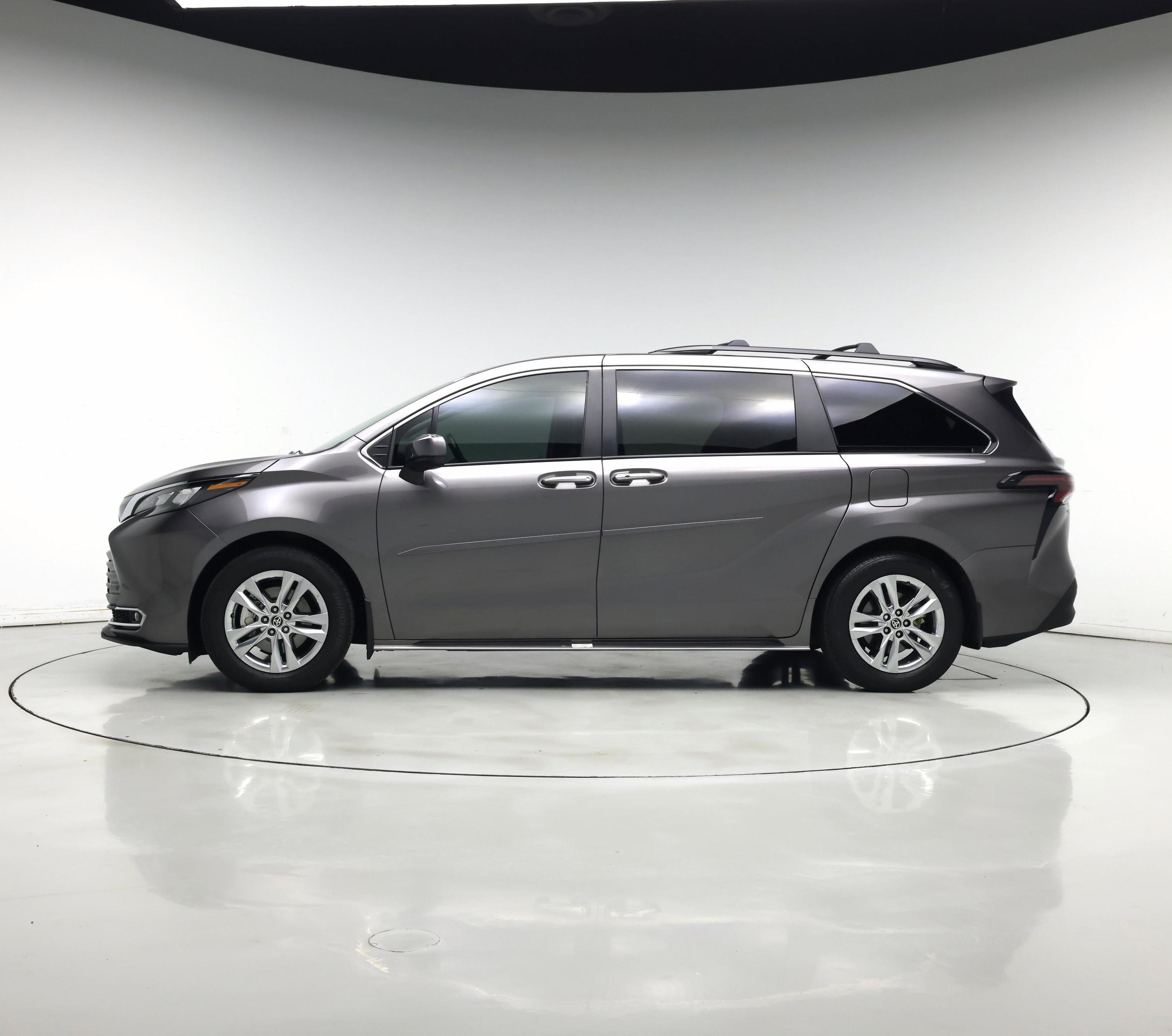 Thumbnail: 2024 Toyota Sienna - 3