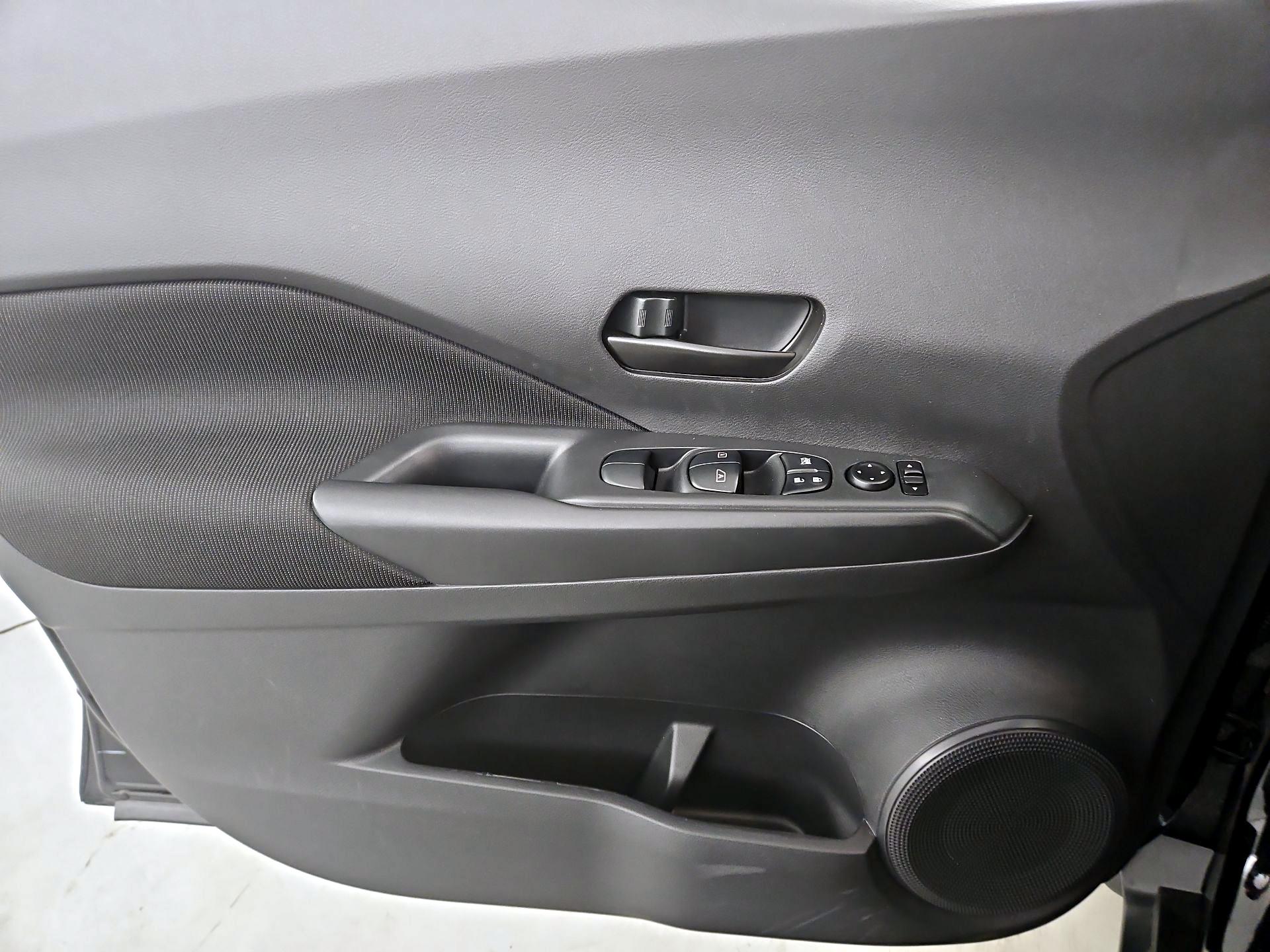 Thumbnail: 2024 Nissan Kicks - 12