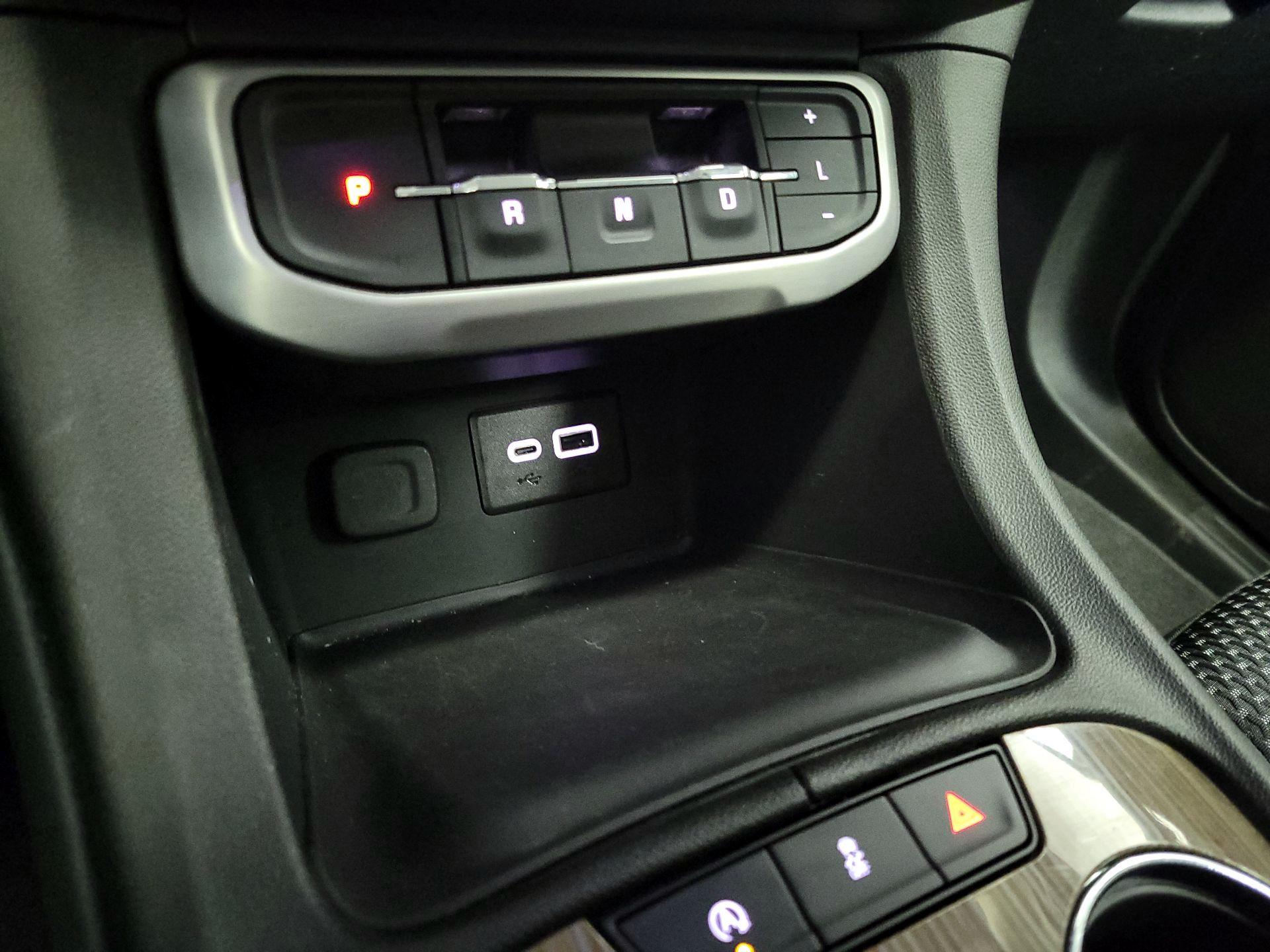 Thumbnail: 2023 GMC Acadia - 18