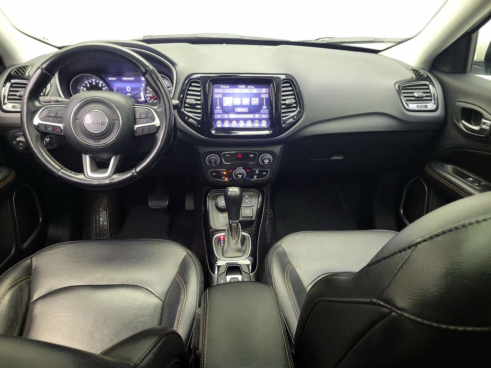 Thumbnail: 2020 Jeep Compass - 9