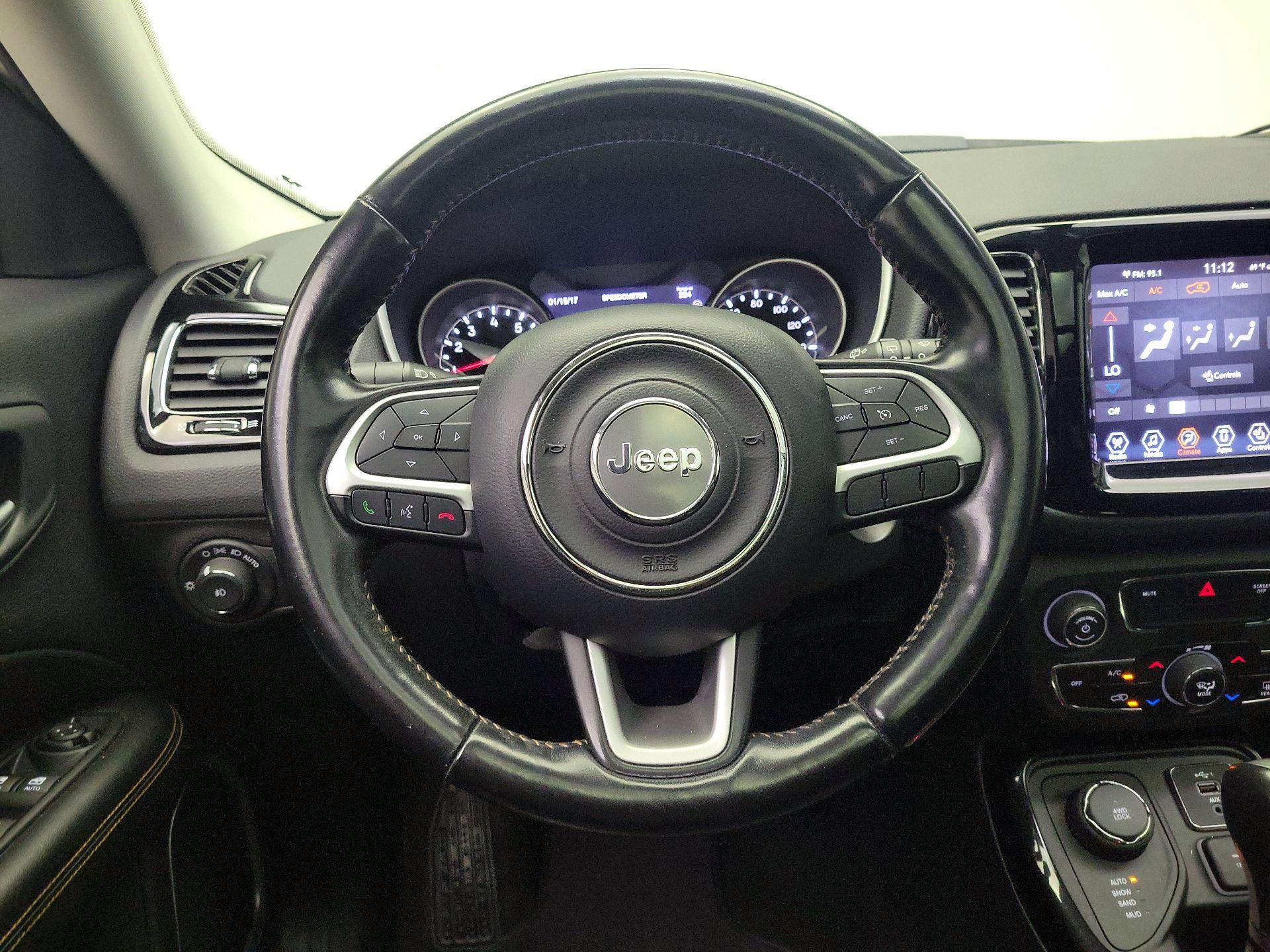 Thumbnail: 2020 Jeep Compass - 10