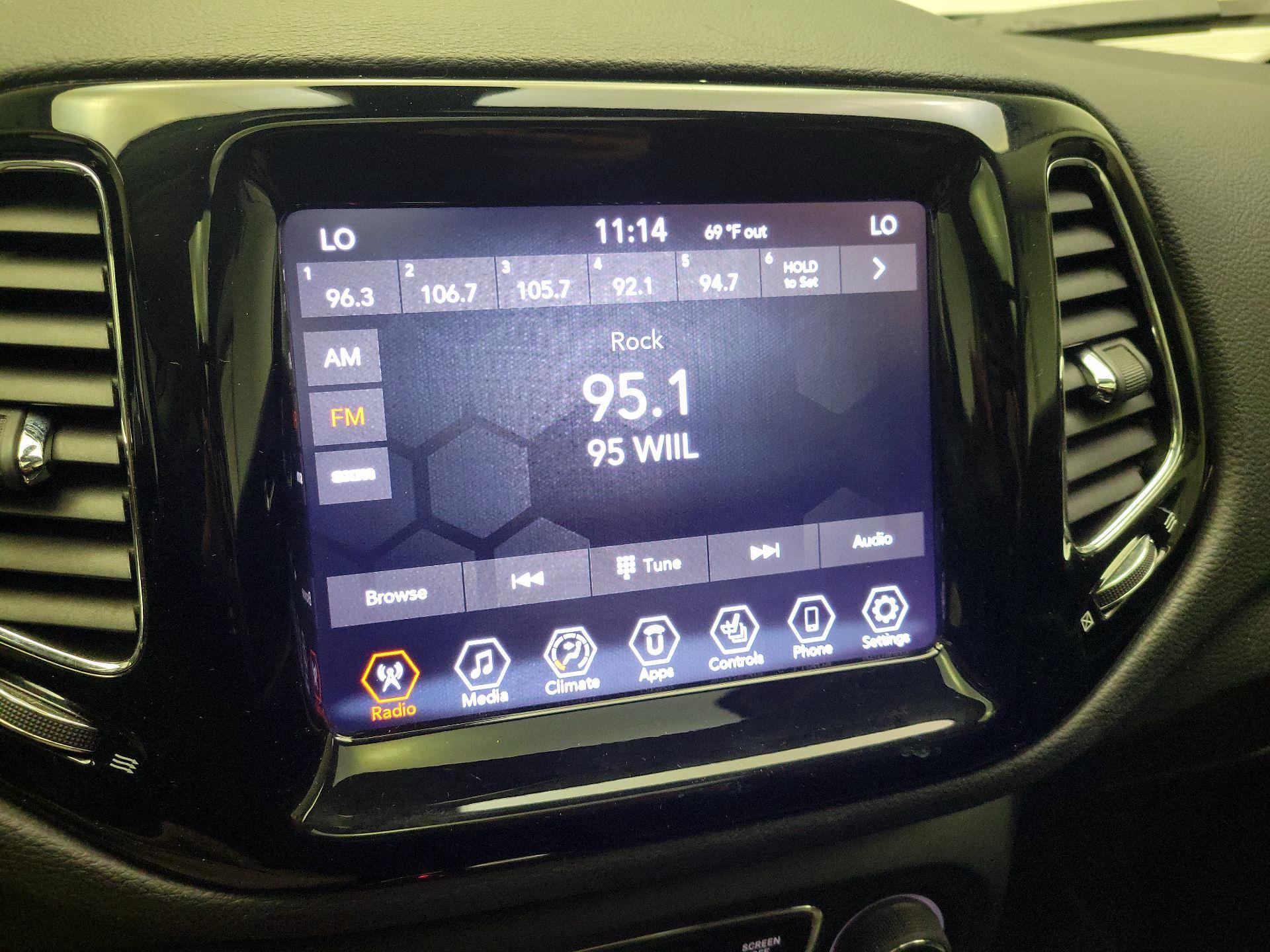 Thumbnail: 2020 Jeep Compass - 15