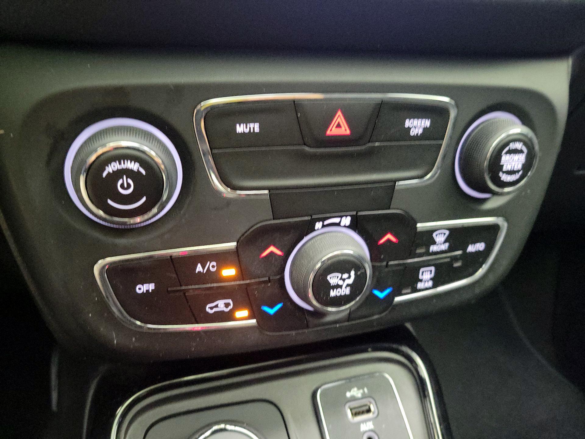 Thumbnail: 2020 Jeep Compass - 16