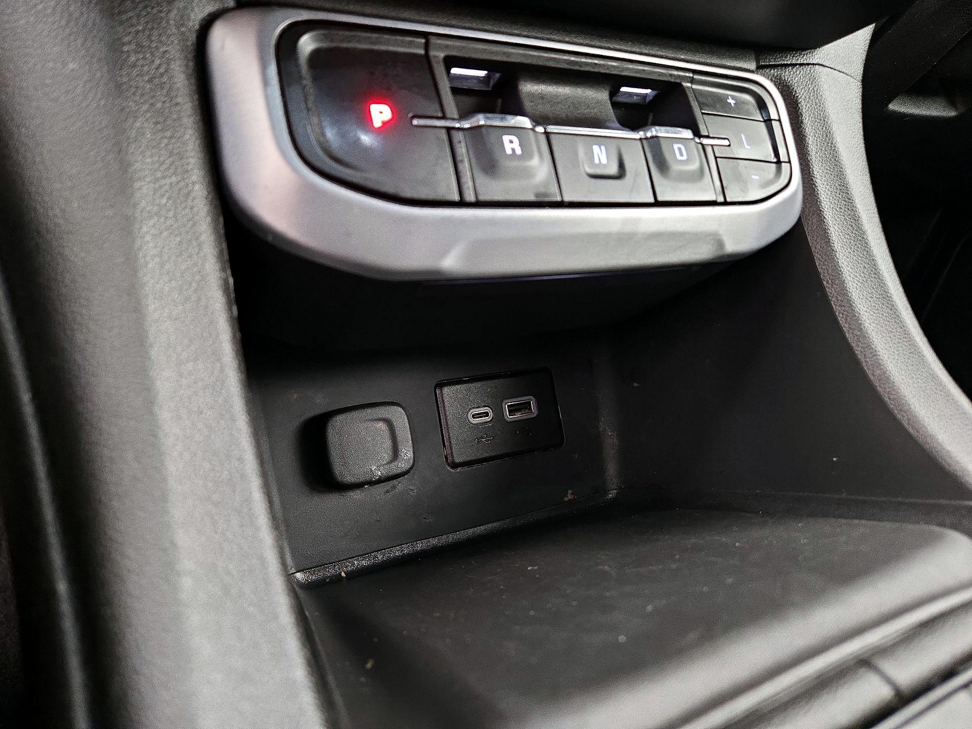 Thumbnail: 2023 GMC Acadia - 18