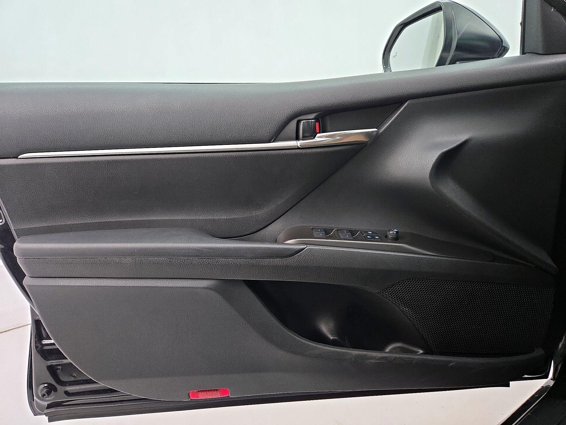 Thumbnail: 2021 Toyota Camry - 12