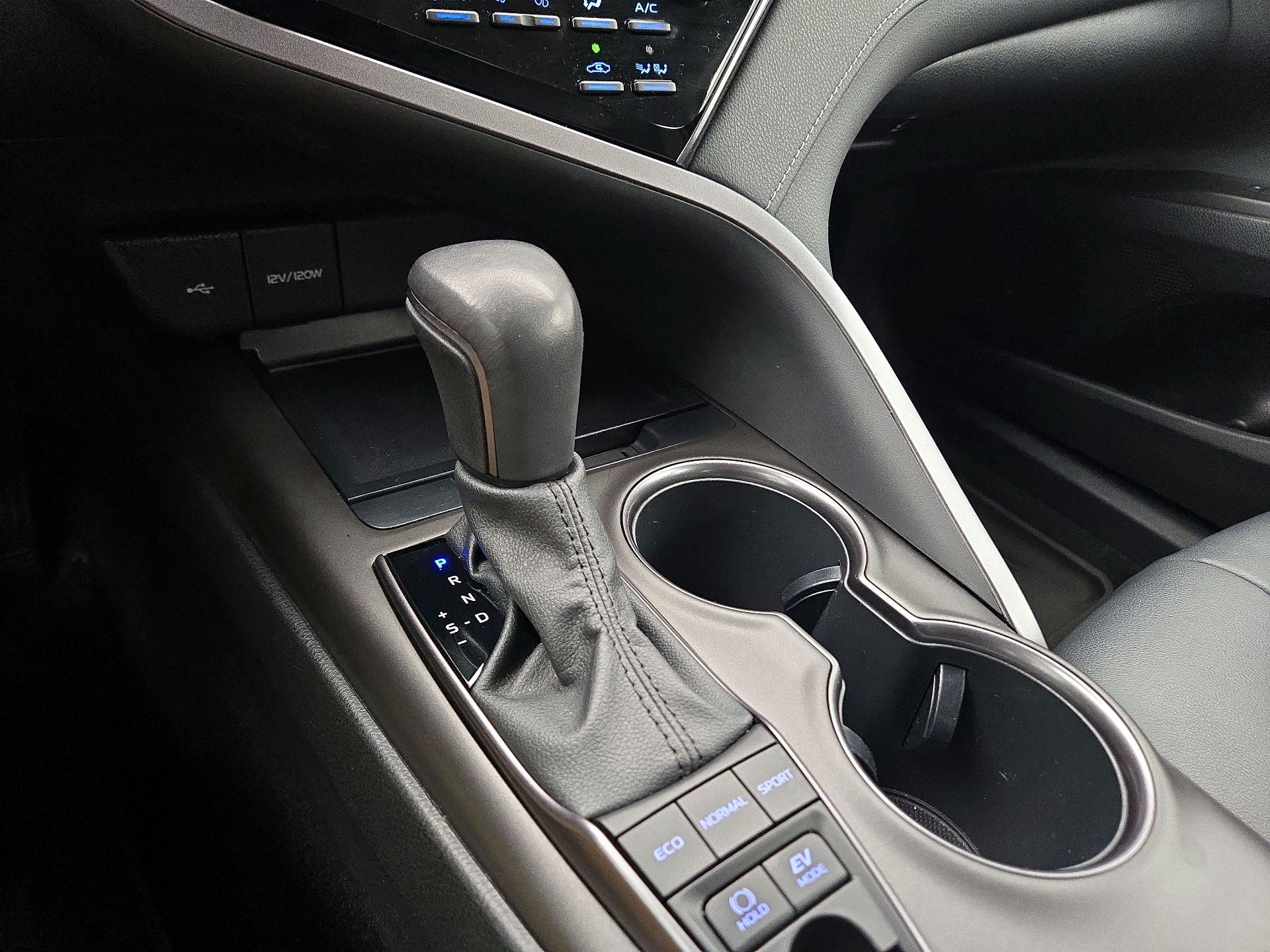 Thumbnail: 2021 Toyota Camry - 17