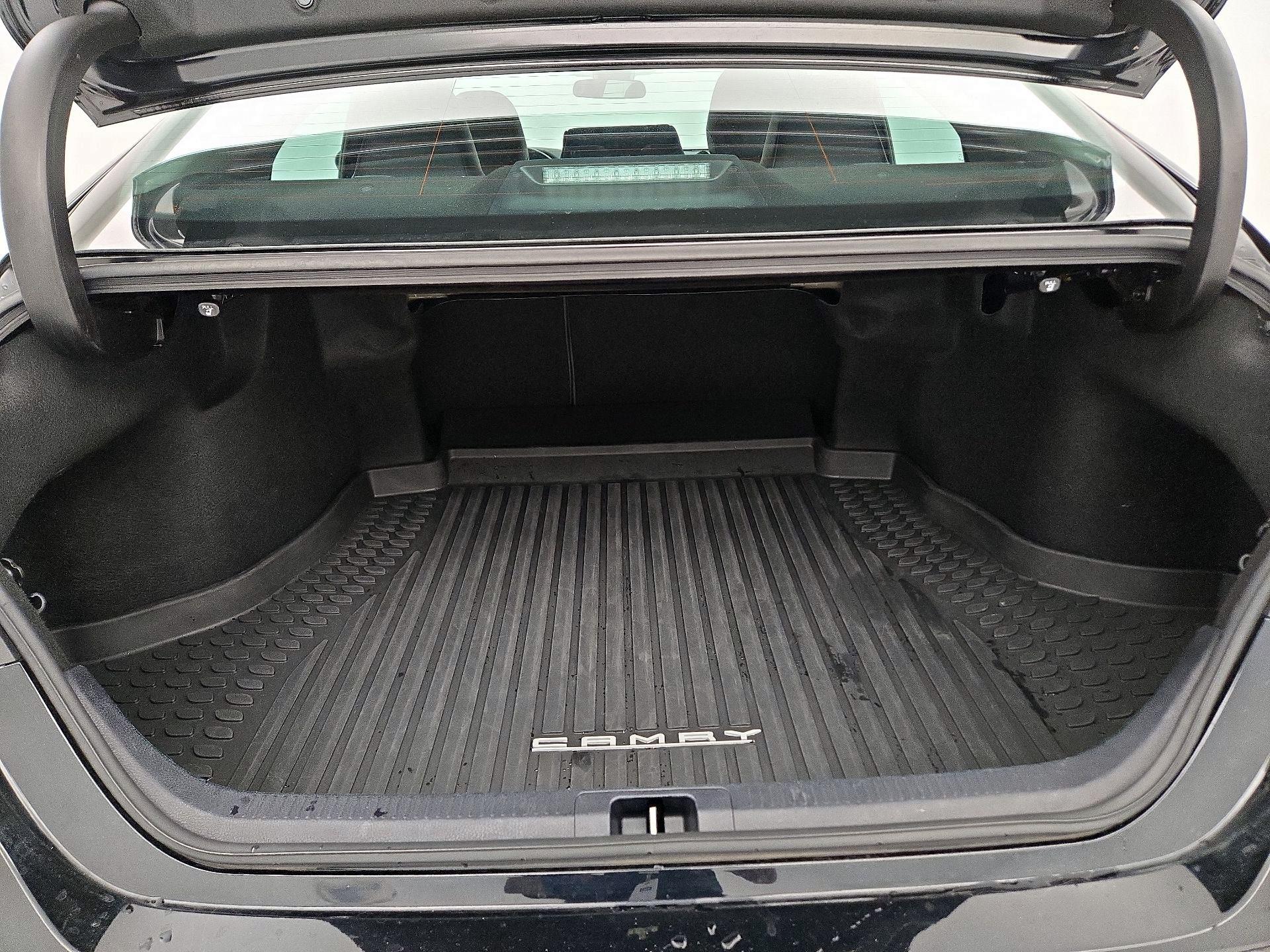 Thumbnail: 2021 Toyota Camry - 20