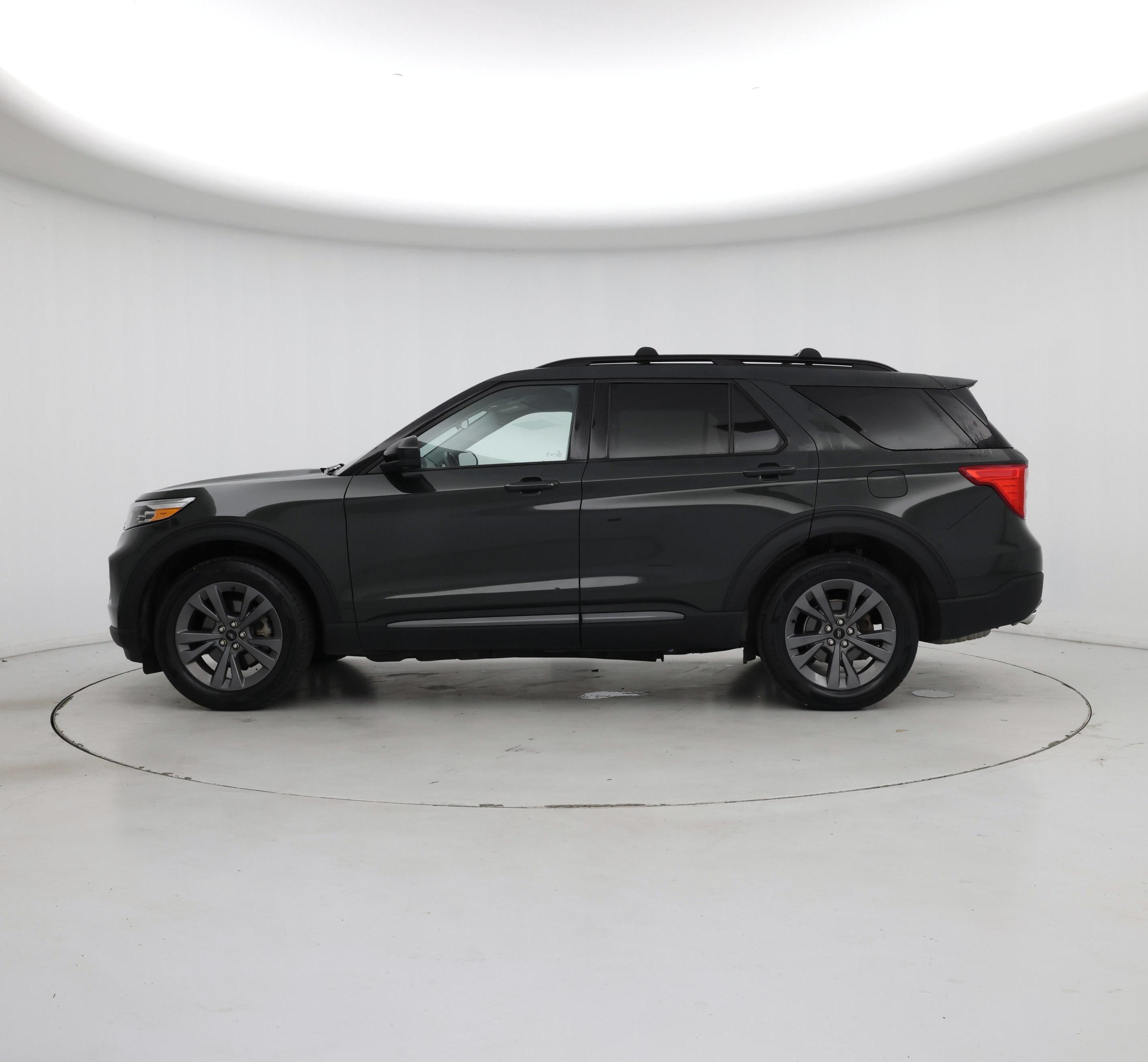 Thumbnail: 2022 Ford Explorer - 3